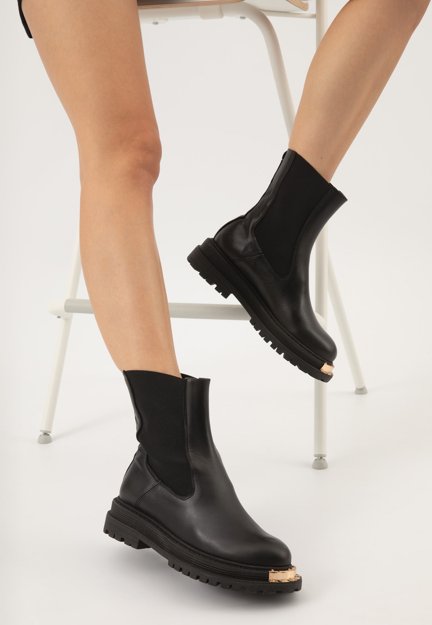 Czarne sztyblety damskie ze skóry naturalnej