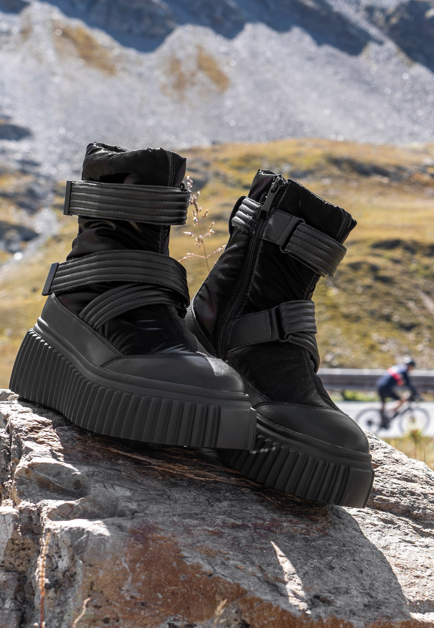 RELAKS czarne Śniegowce damskie paskami na rzep