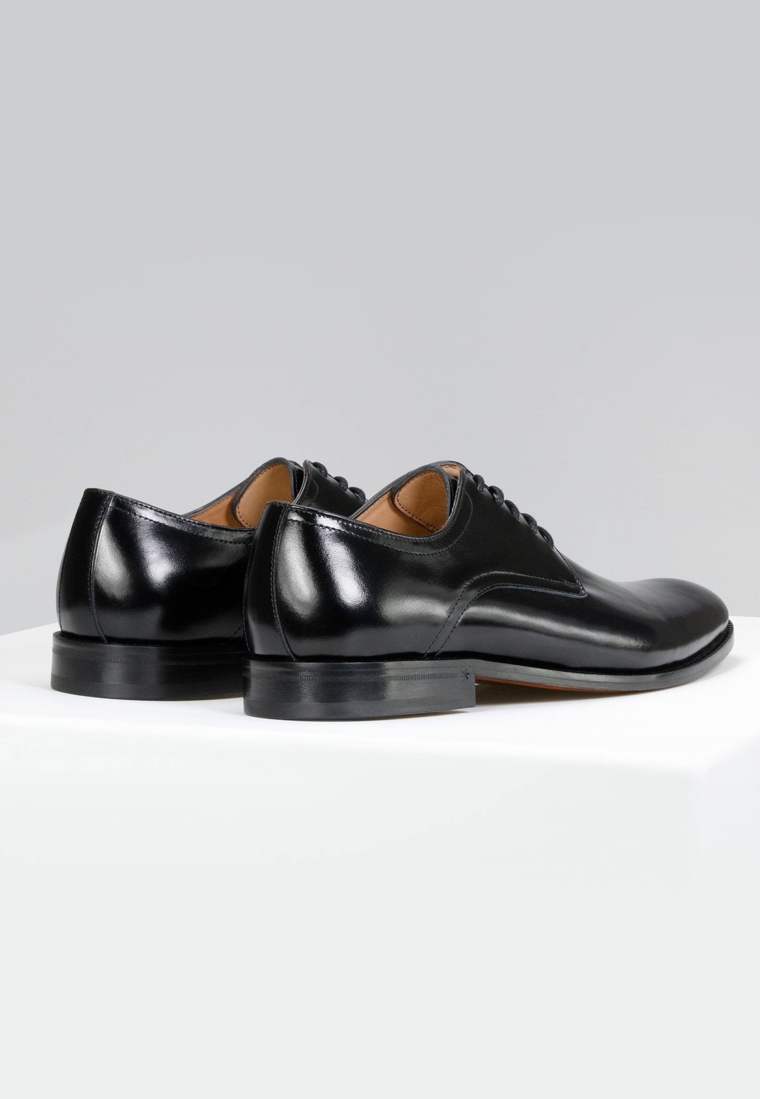 Czarne wizytowe półbuty męskie z linii PREMIUM