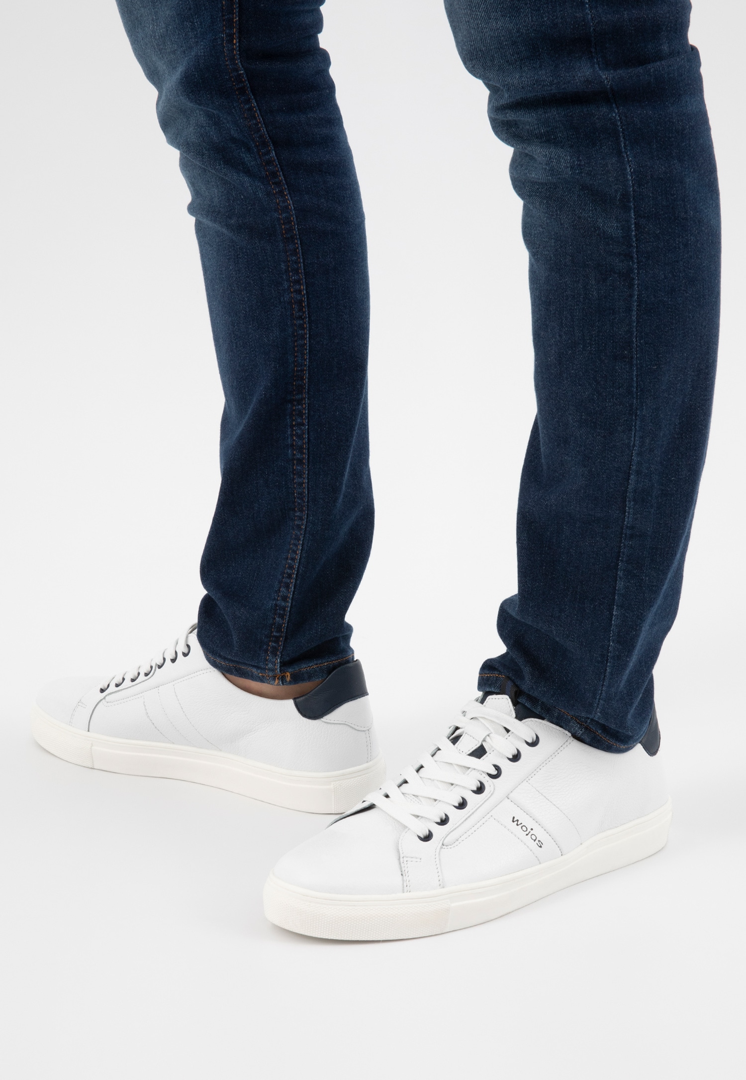 Granatowe trampki męskie z ciekawym efektem na skórze