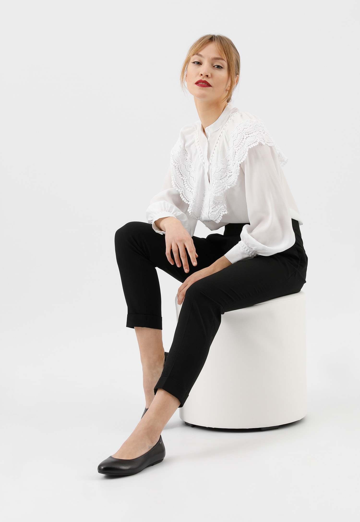 Czarne klasyczne baleriny damskie ze skóry licowej