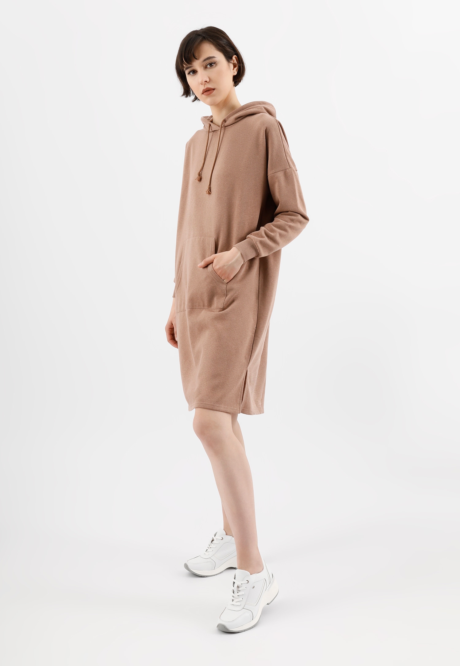 Białe sneakersy damskie na podwyższonej podeszwie