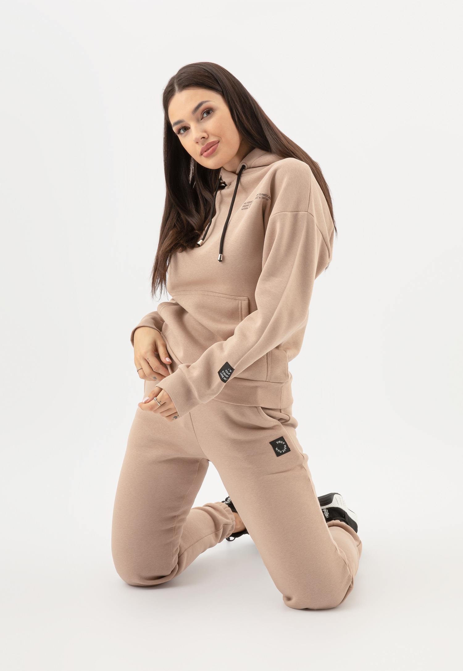 RELAKS damskie spodnie dresowe w kolorze czerwonym