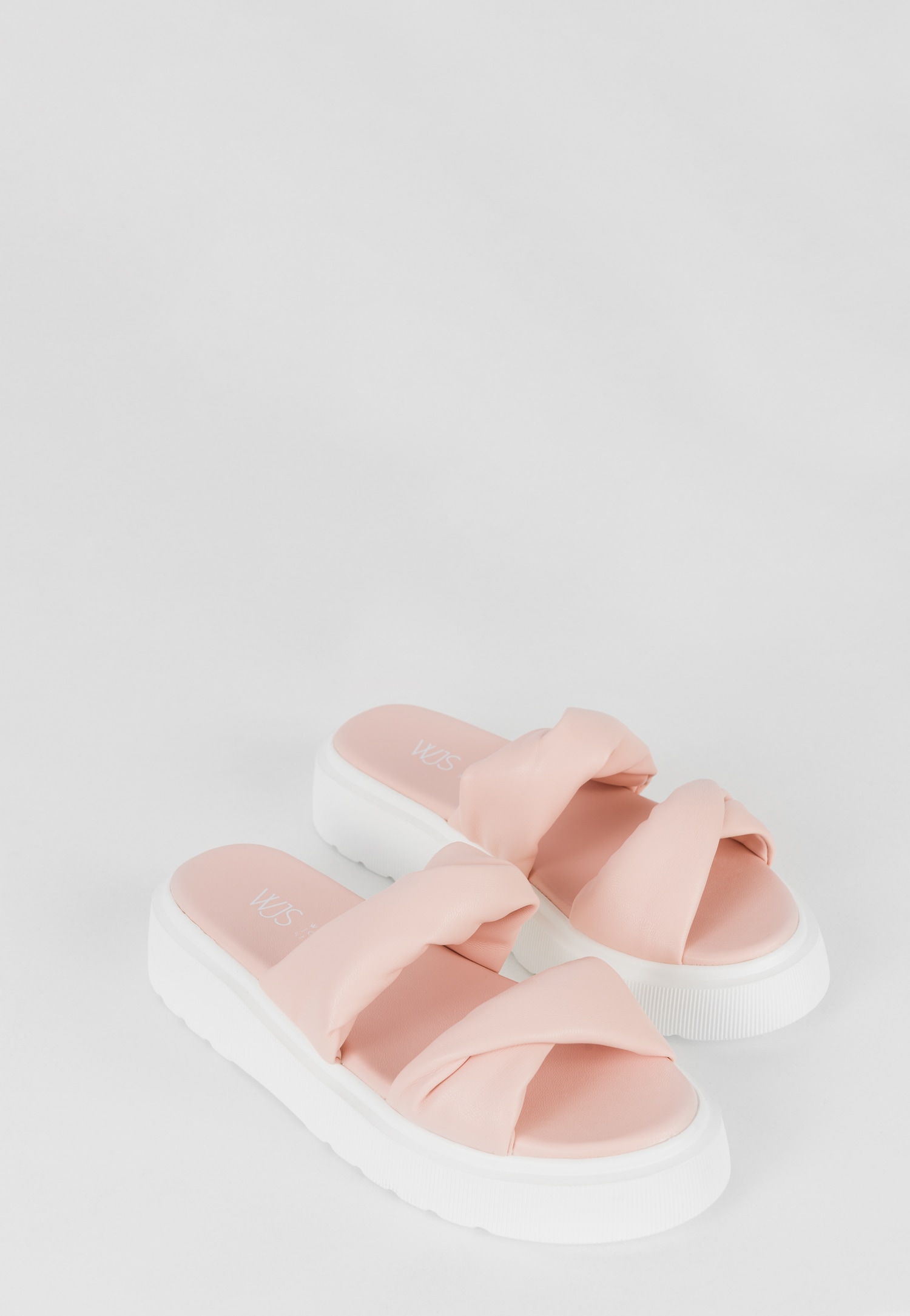 WJS jasnoróżowe klapki damskie na białej podeszwie