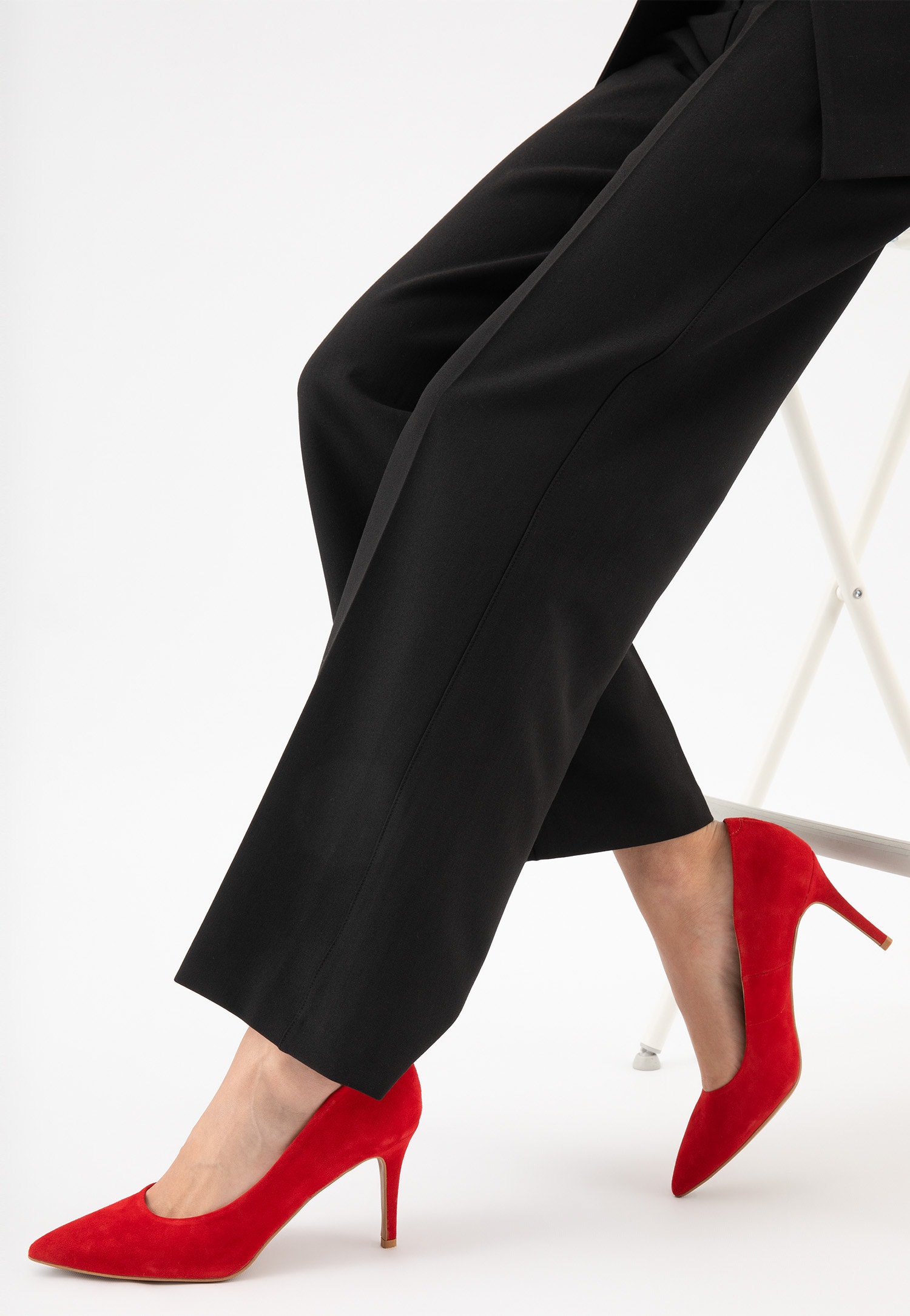 Czarne klasyczne czółenka damskie welurowe