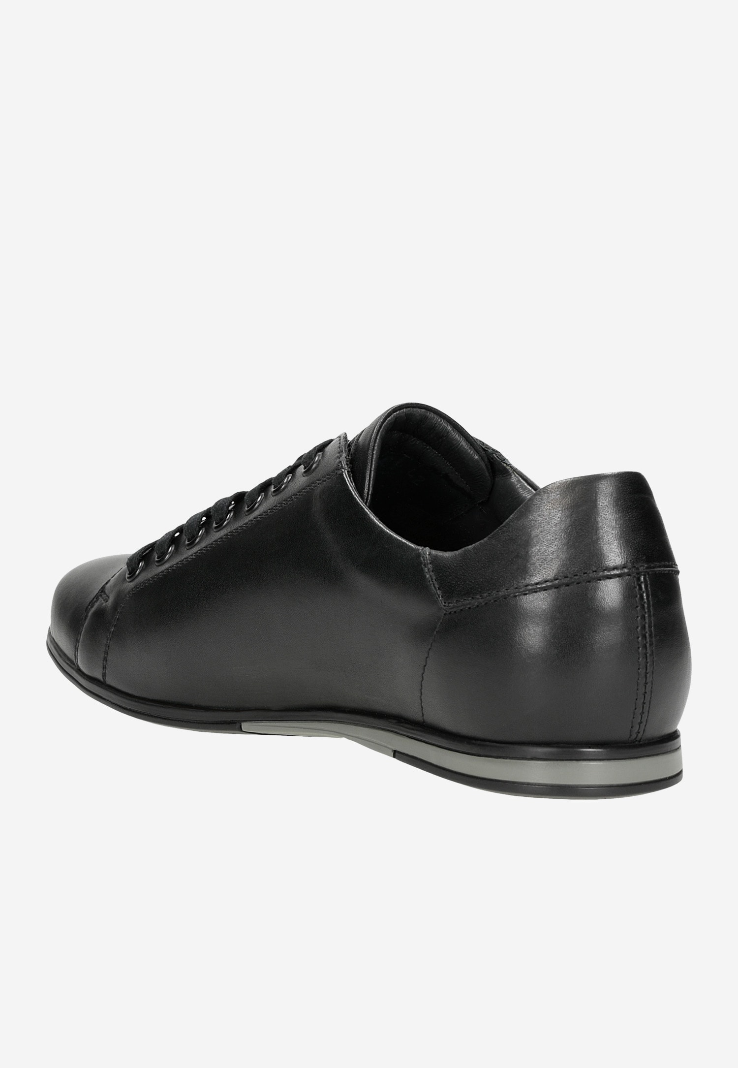 Czarne minimalistyczne sneakersy męskie w klasycznym stylu