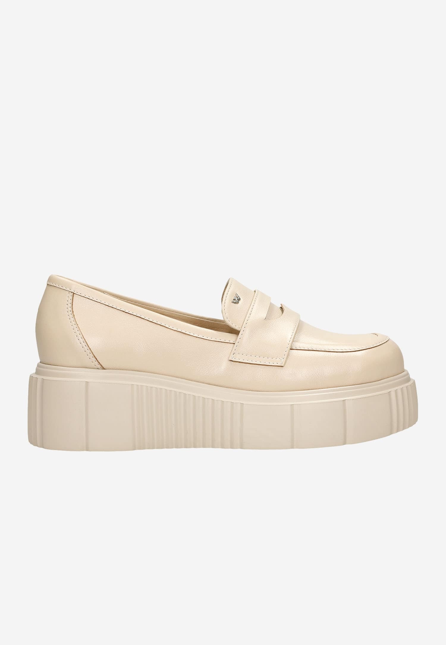 Beżowe mokasyny damskie na platformie