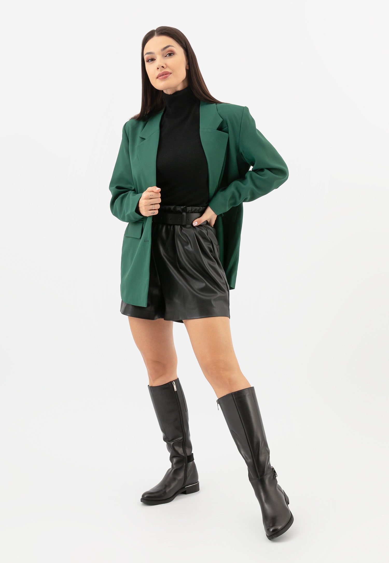 Czarne kozaki damskie typu oficerki