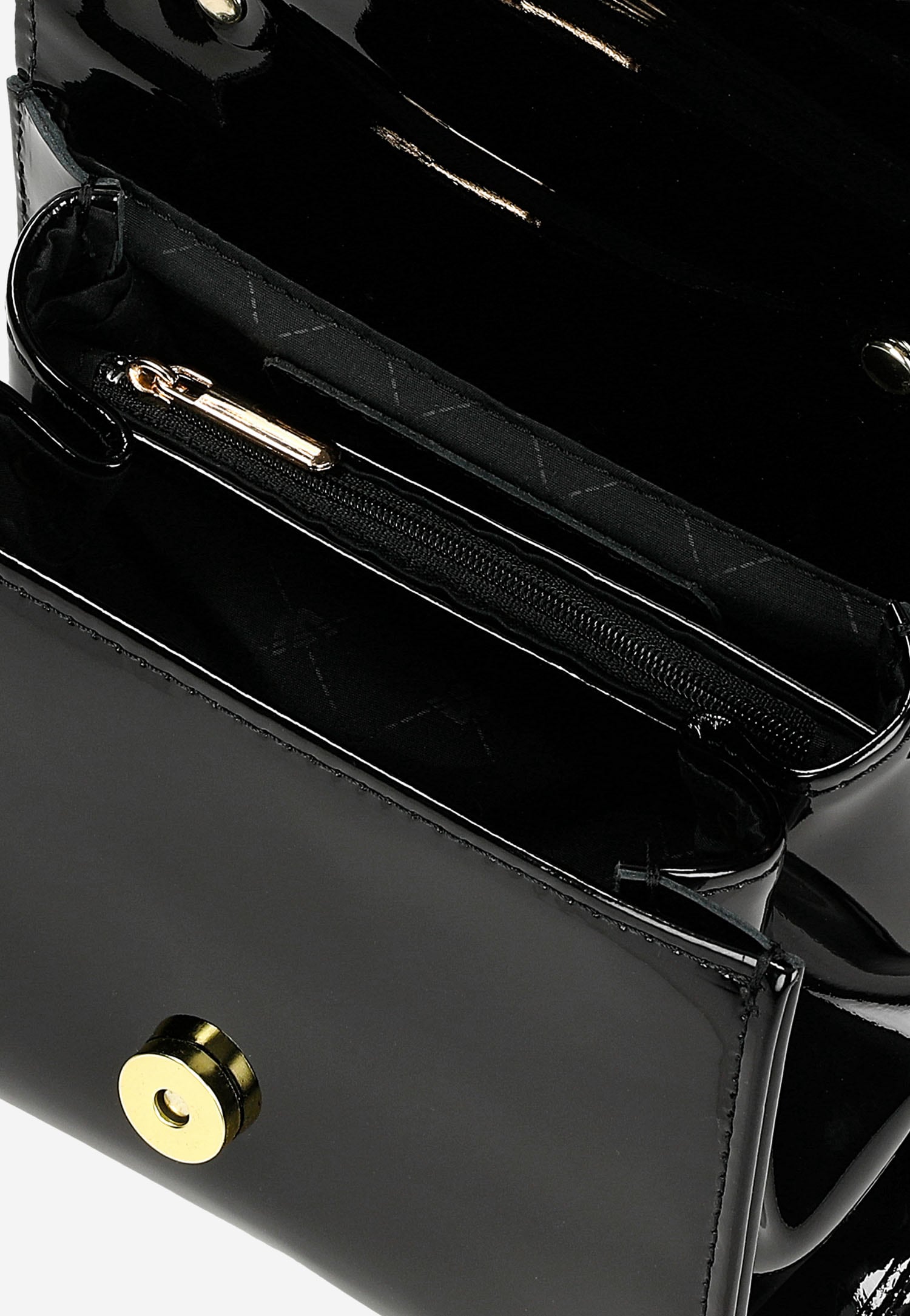 Mała czarna torebka damska z lakierowanej skóry