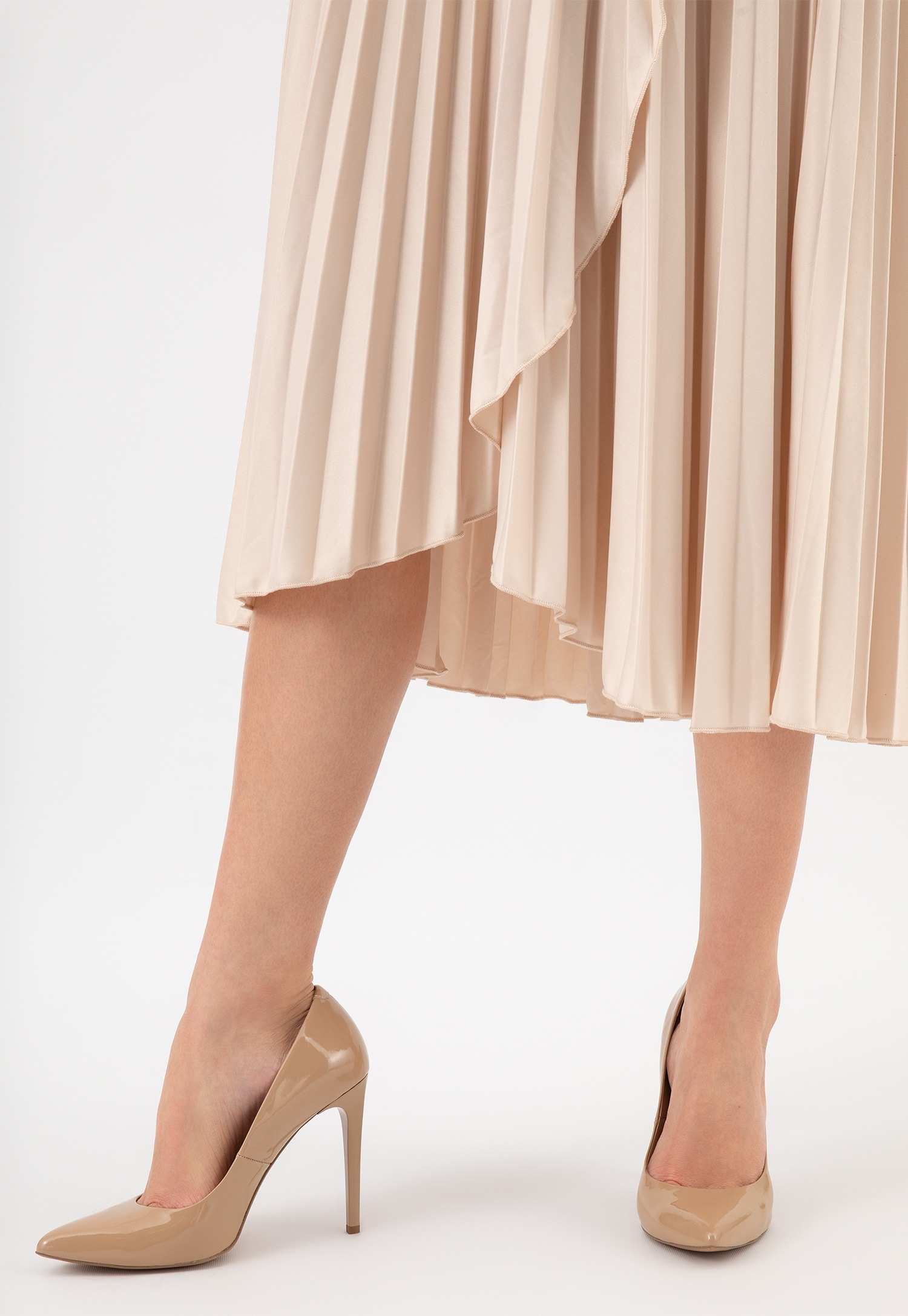 Czarne eleganckie czółenka damskie ze skóry licowej