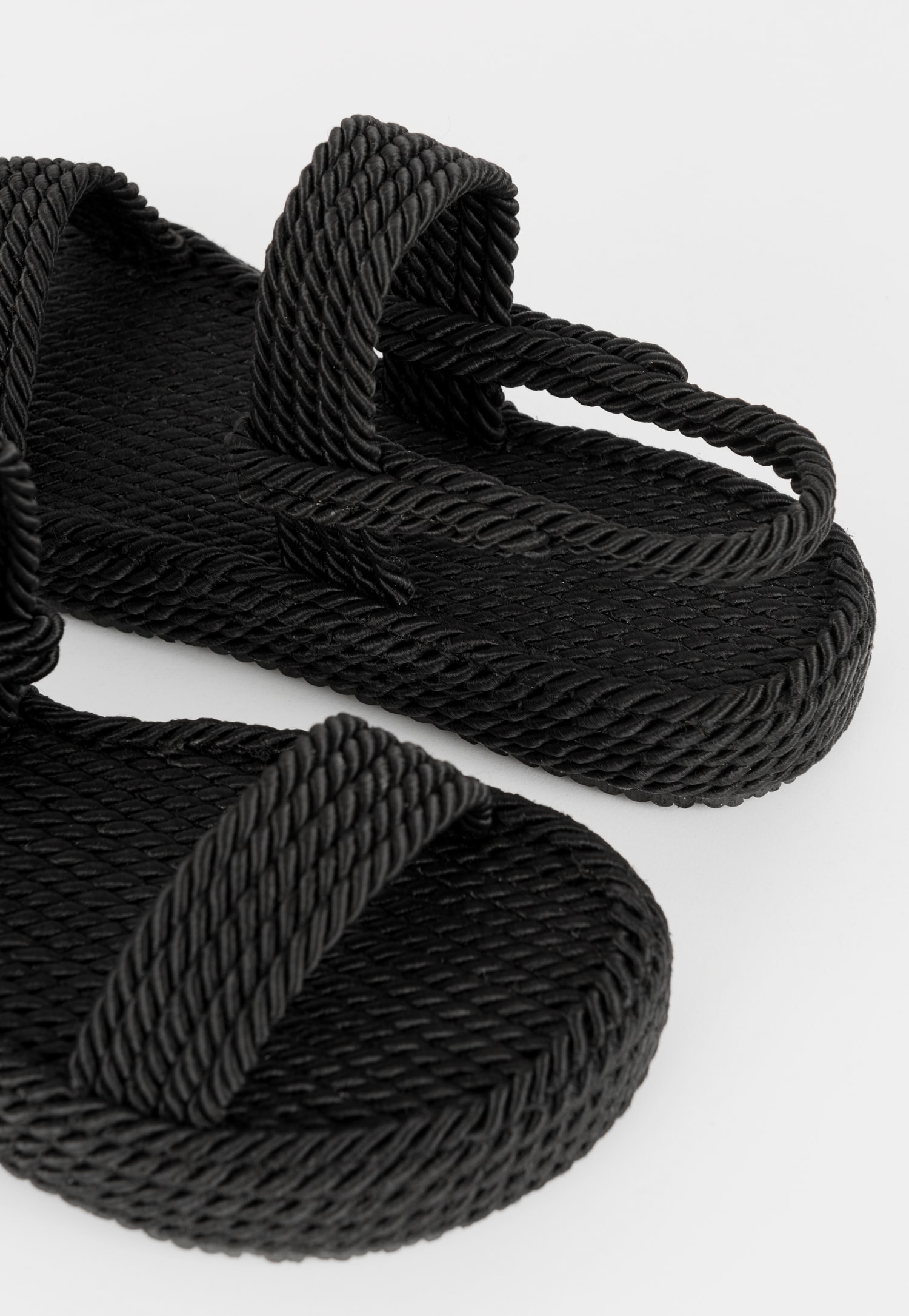 WJS czarne płaskie sandały damskie z ozdobnymi paskami