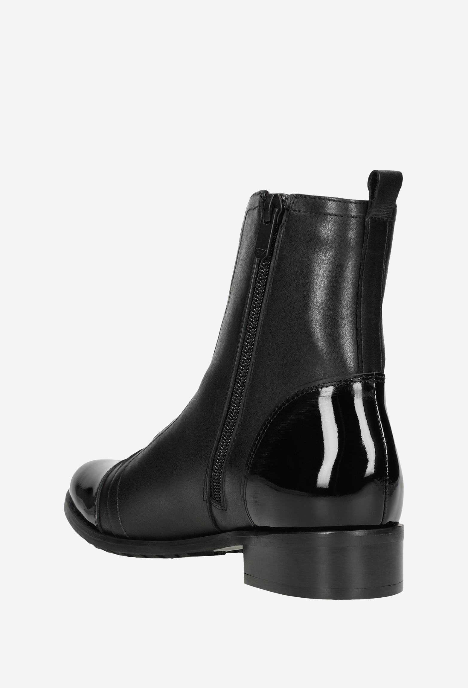 Czarne zimowe botki damskie ze skóry licowej oraz lakierowanej