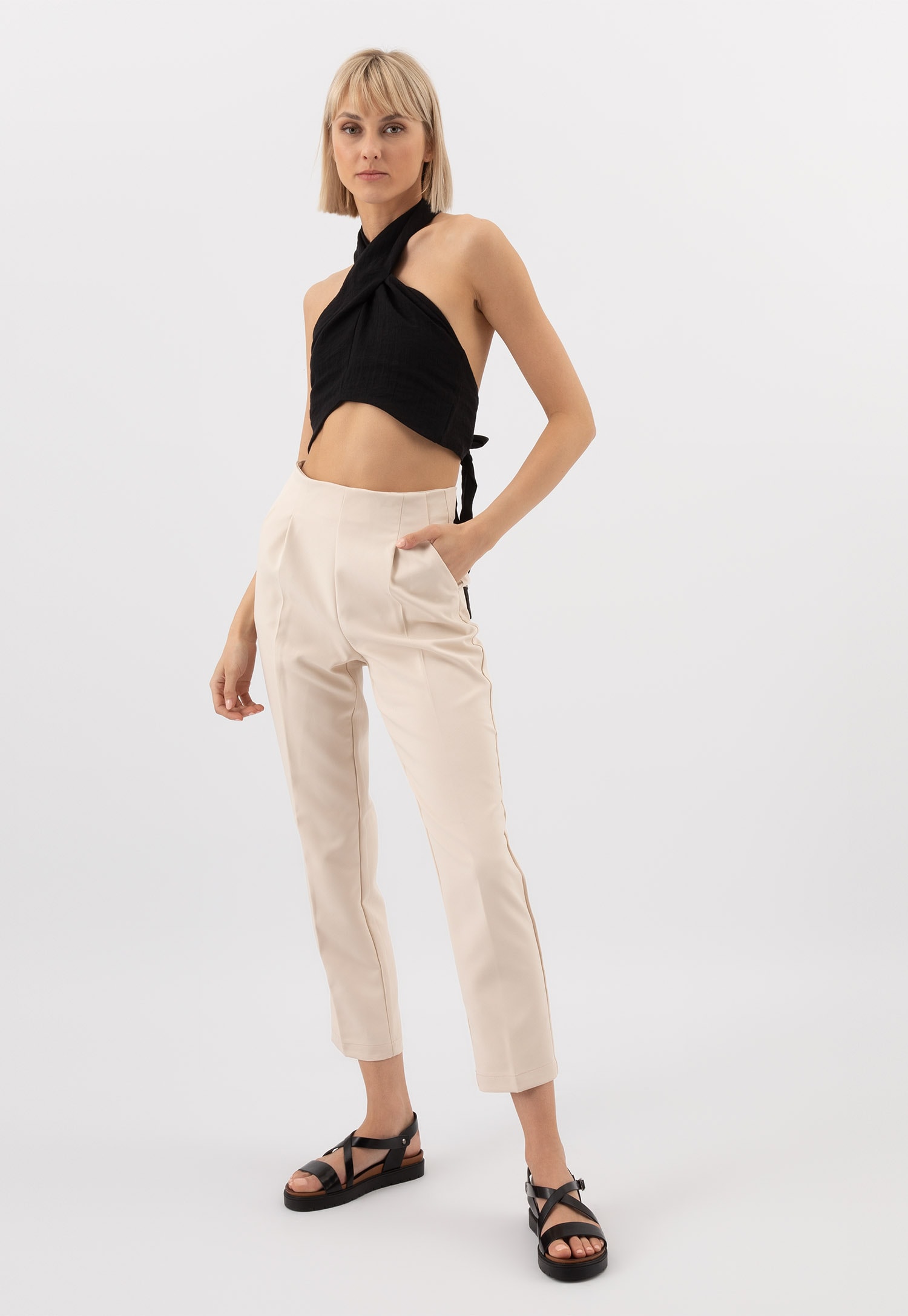 Wygodne czarne sandały damskie na podwyższonej podeszwie