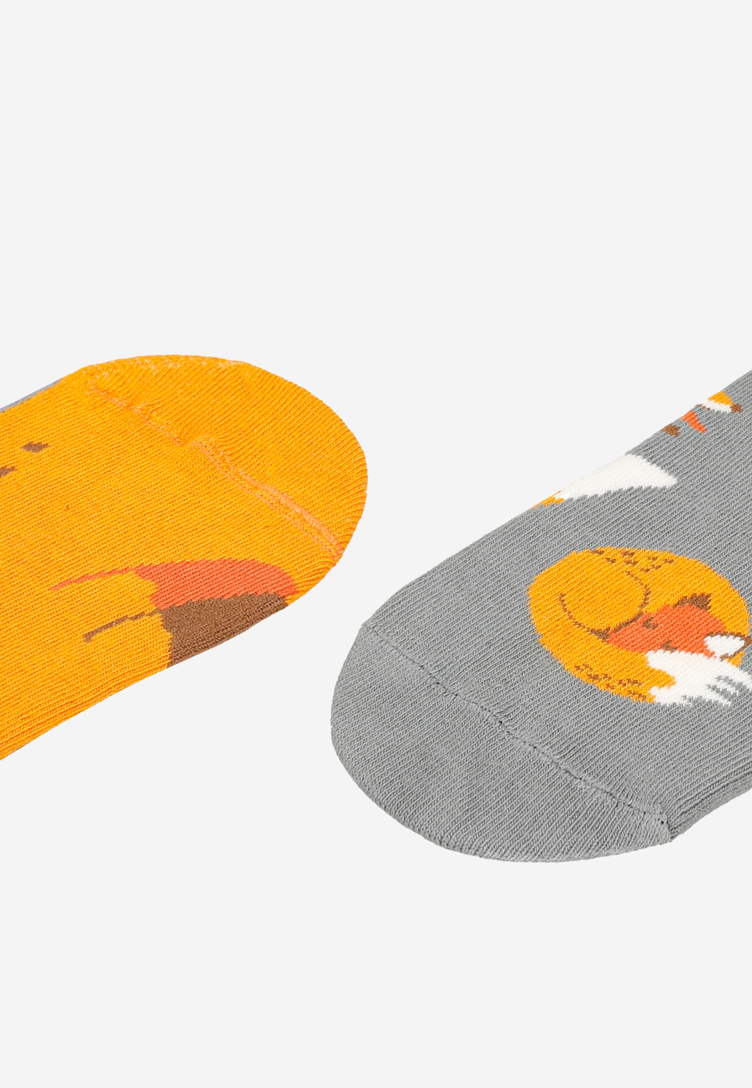 Popielate stopki z lisem