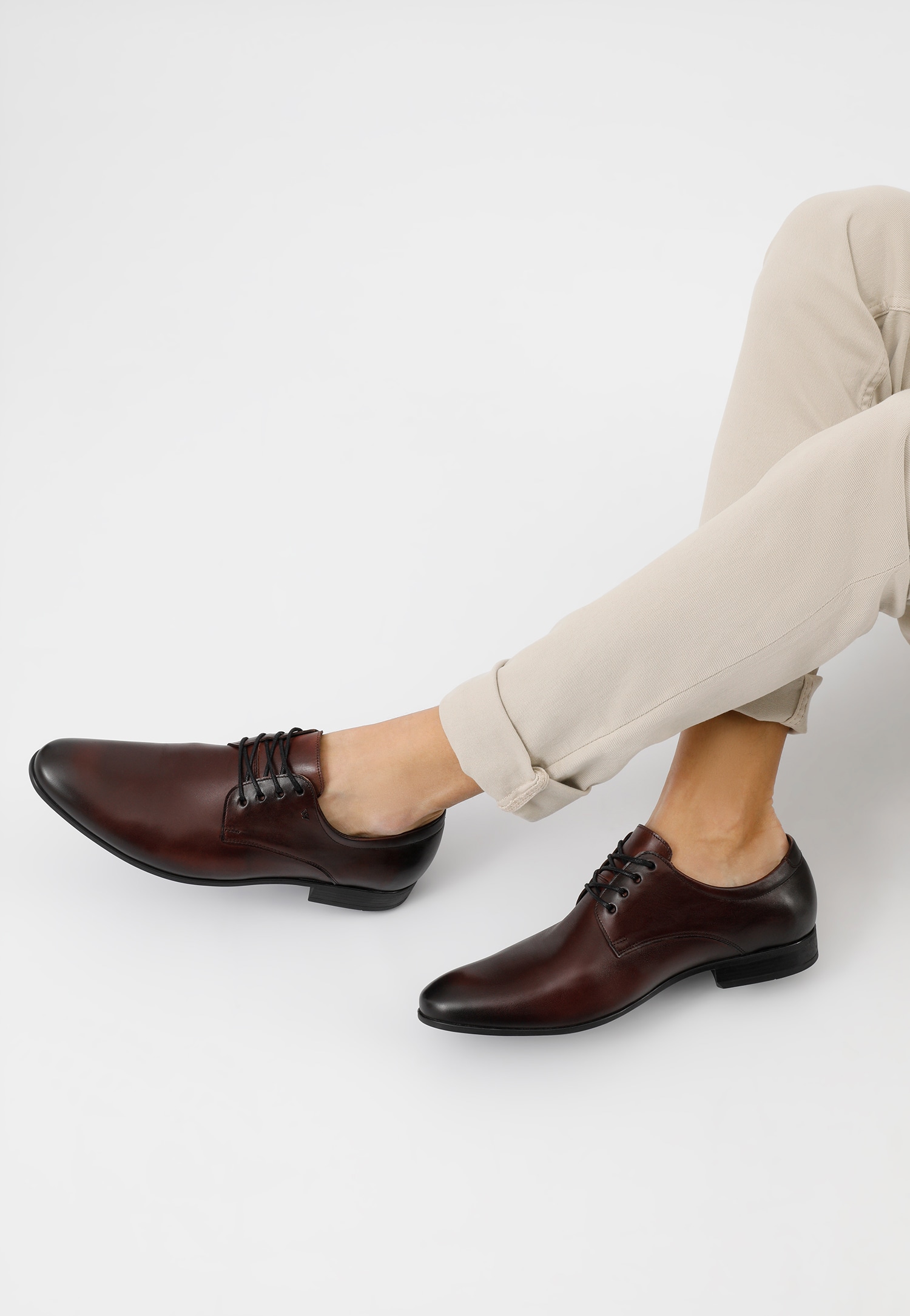 Granatowe wizytowe półbuty męskie ze skóry licowej