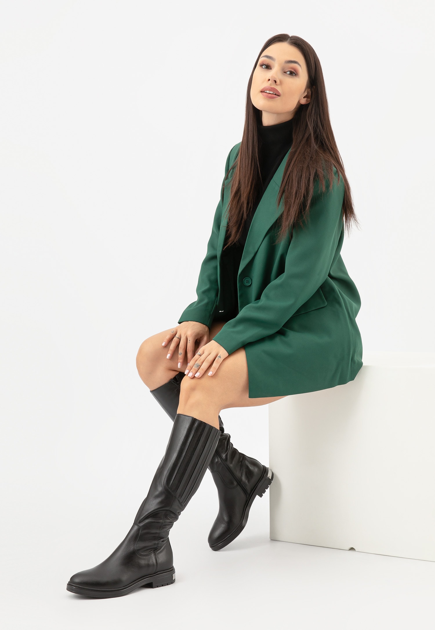 Czarne kozaki damskie oficerki z blaszką na podeszwie