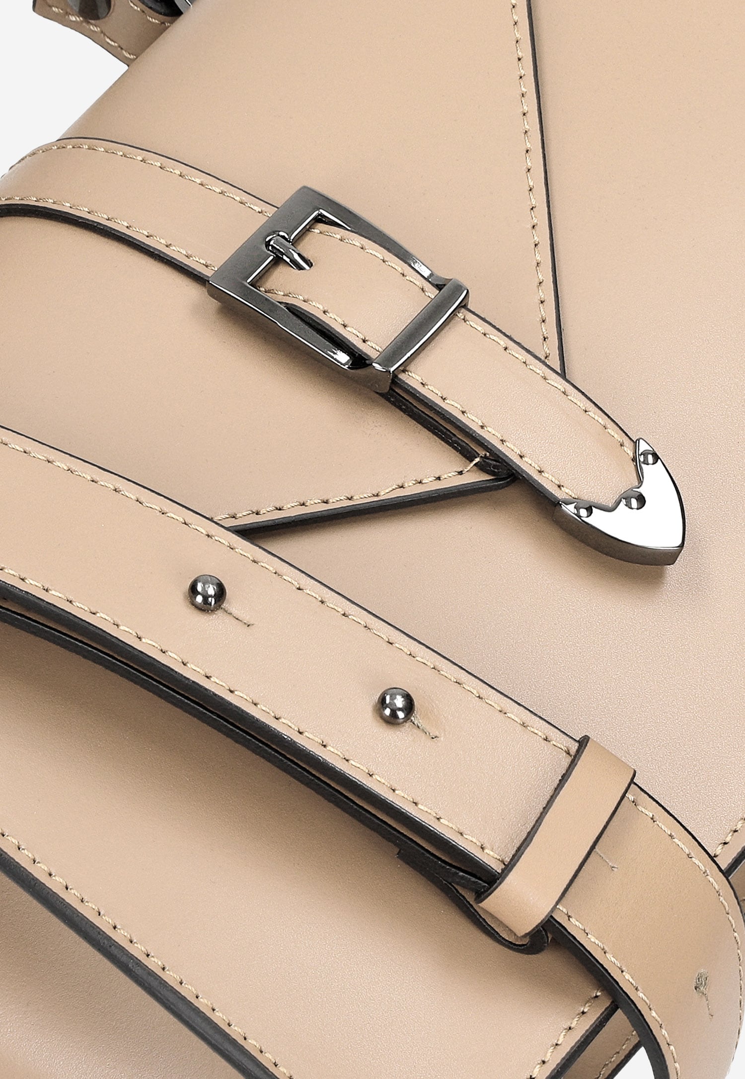 Jasnobrązowa torebka damska kuferek z gładkiej skóry licowej