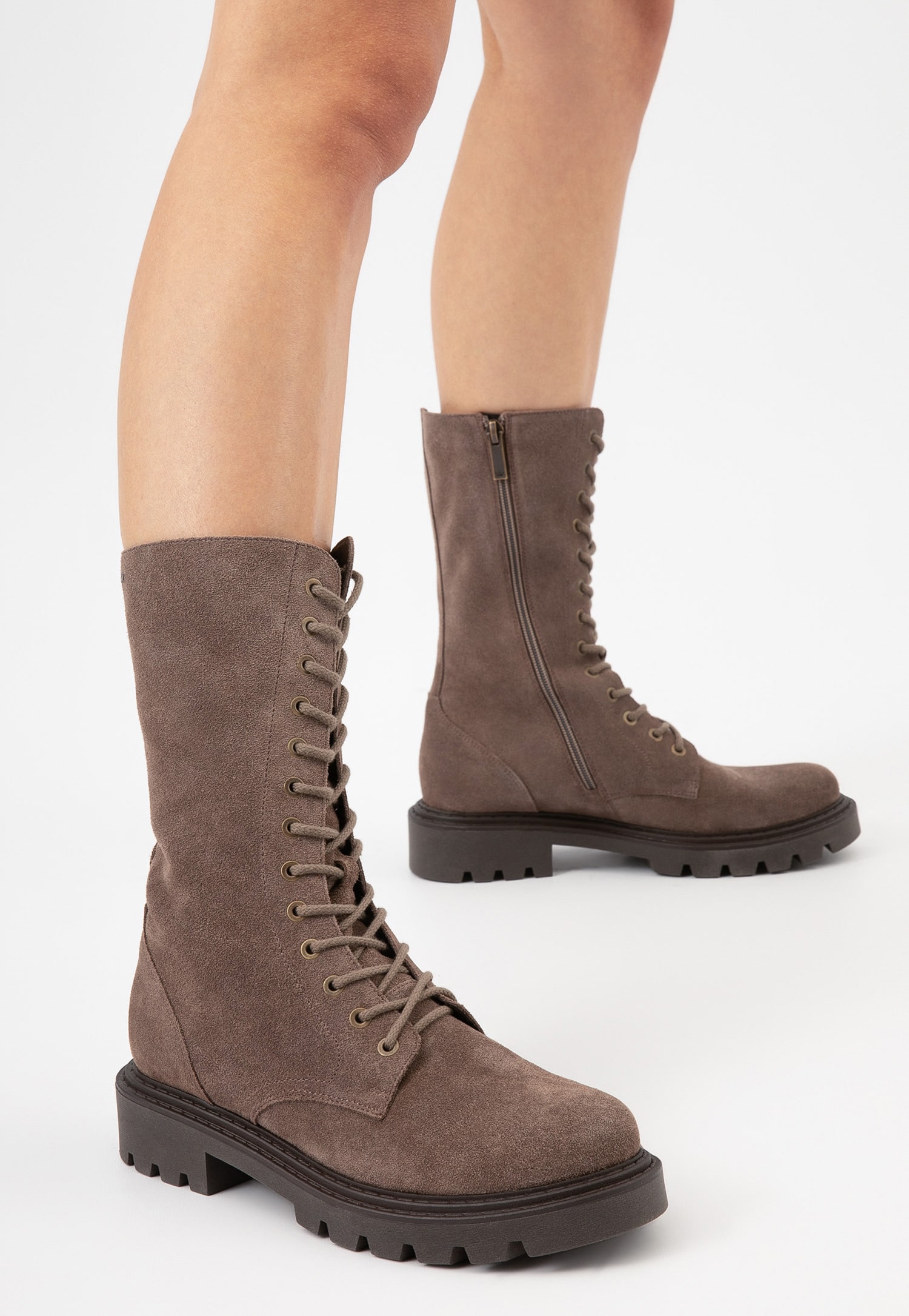 Wysokie trzewiki damskie w kolorze ciemnego beżu