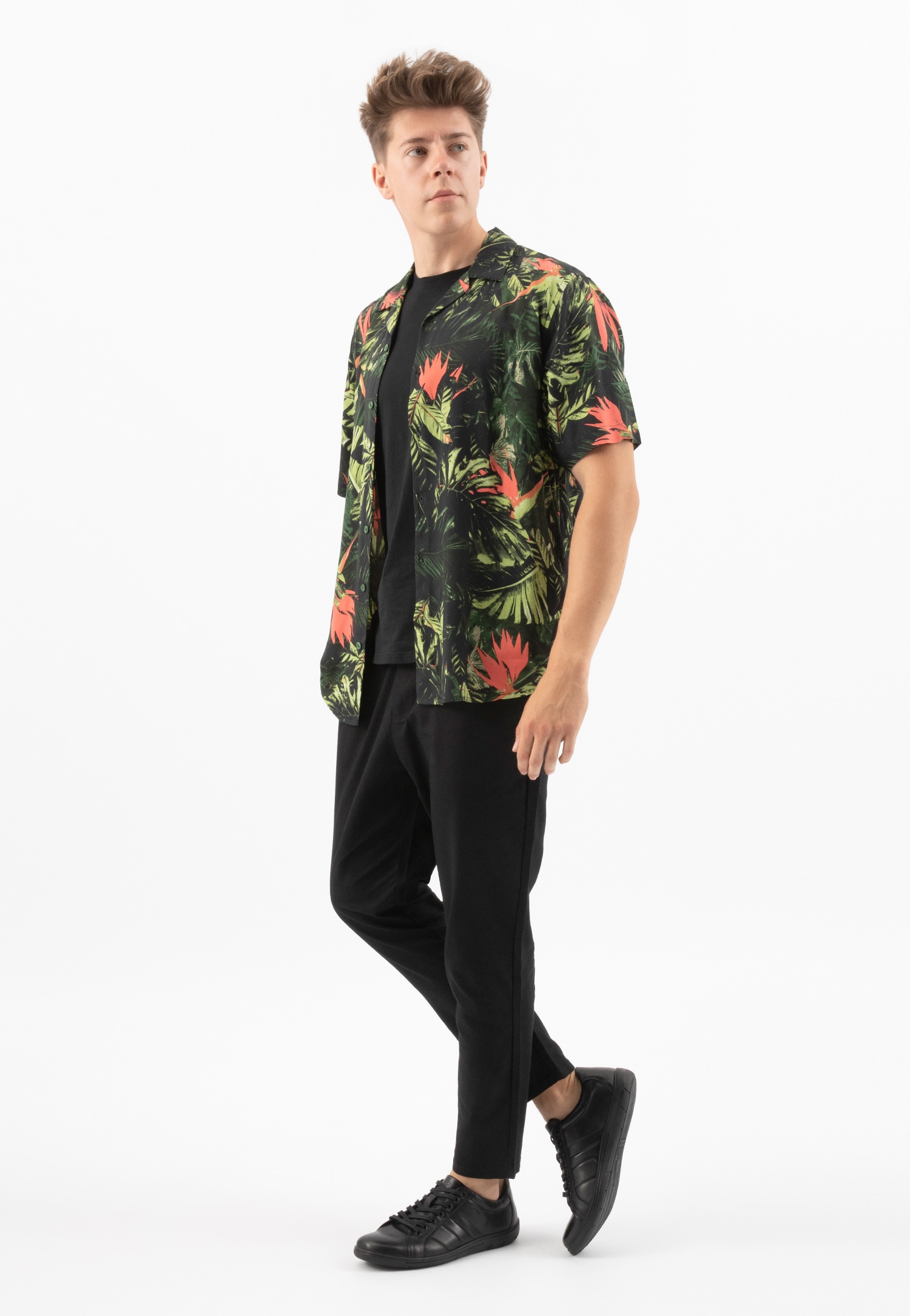 Granatowe skórzane sneakersy męskie