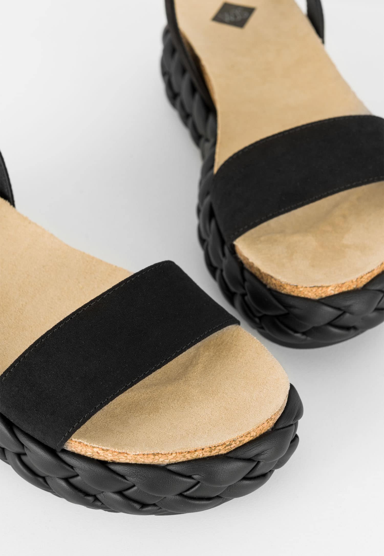 WJS płaskie beżowe sandały na podeszwie z warkoczem