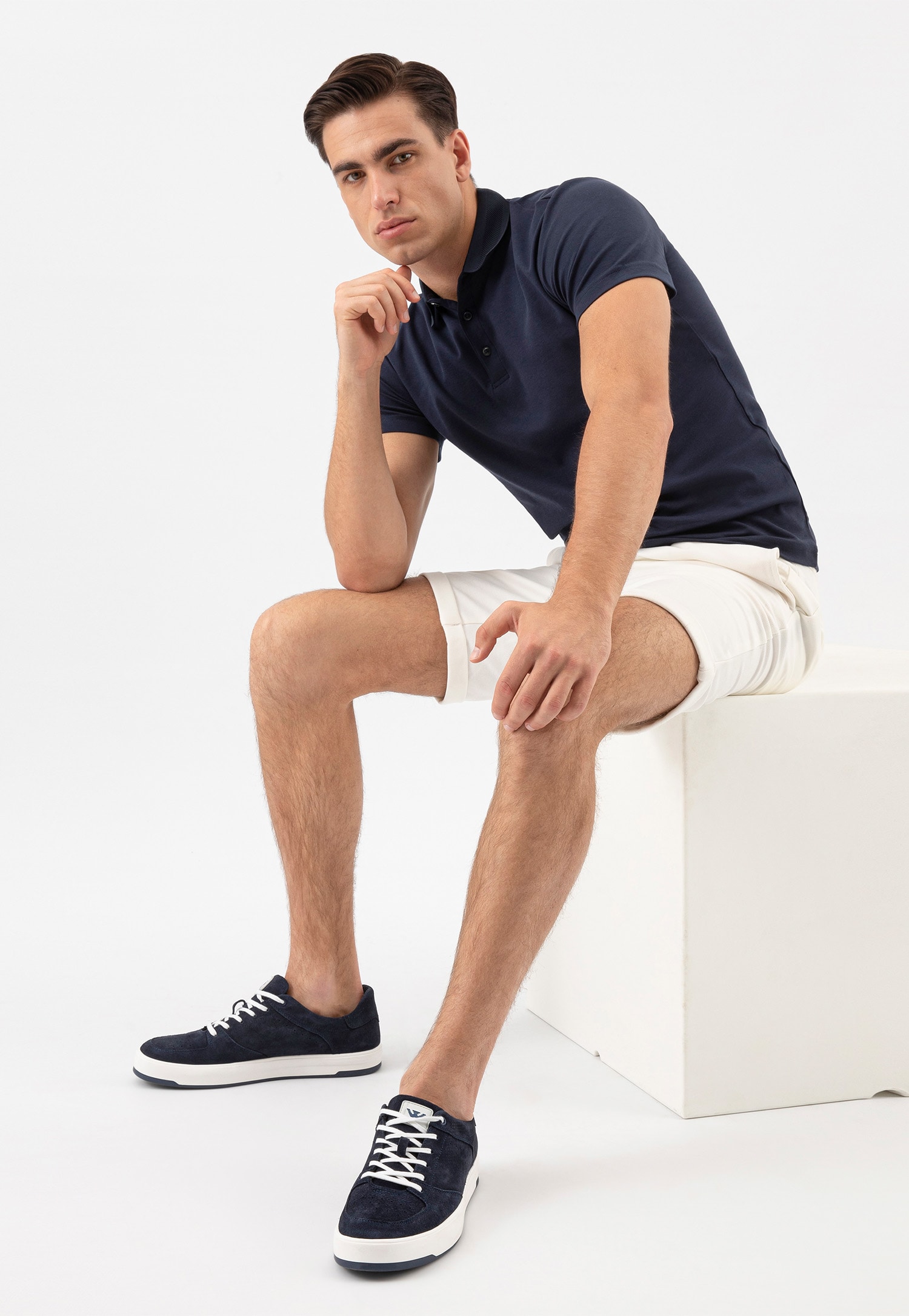 Granatowo-białe półbuty męskie typu trampki