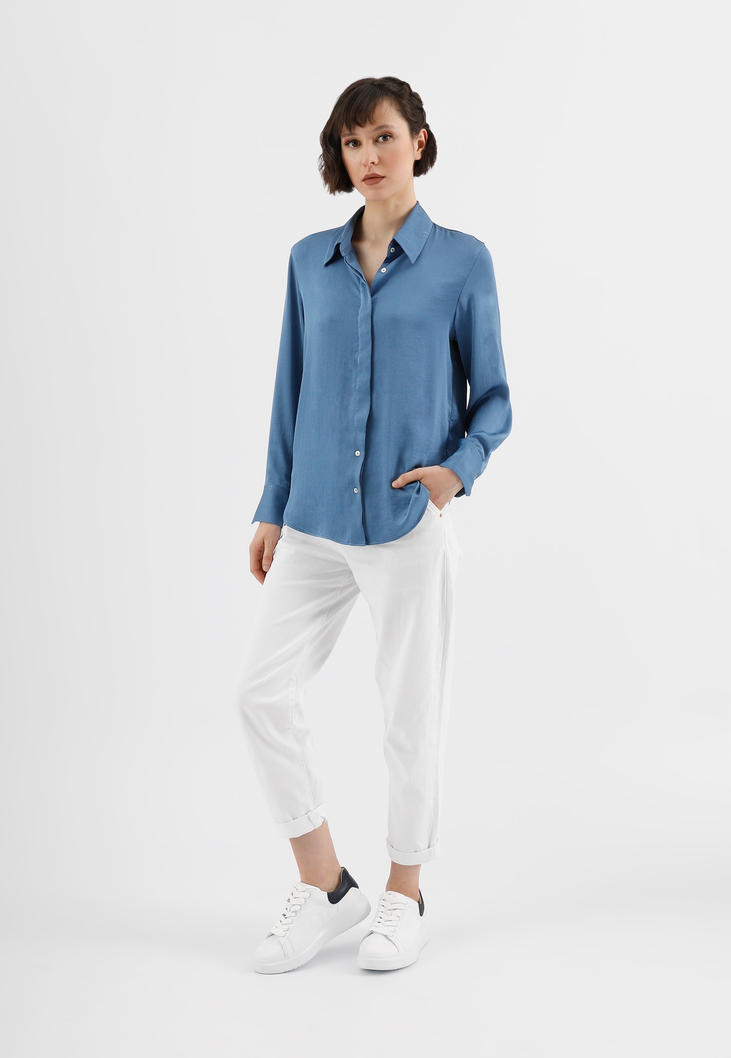 Klasyczne białe trampki damskie ze skóry licowej