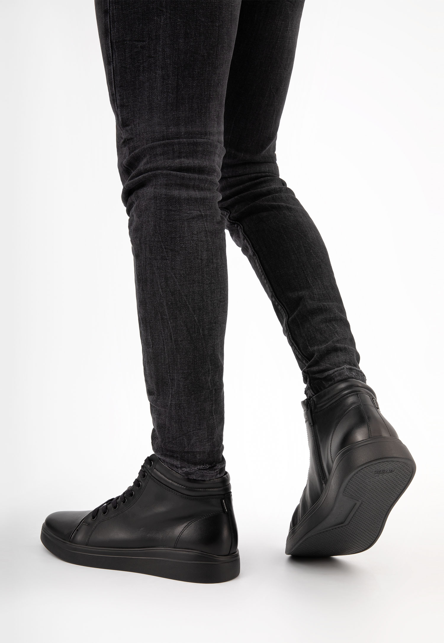 Czarne trampki męskie zapinane na zamek