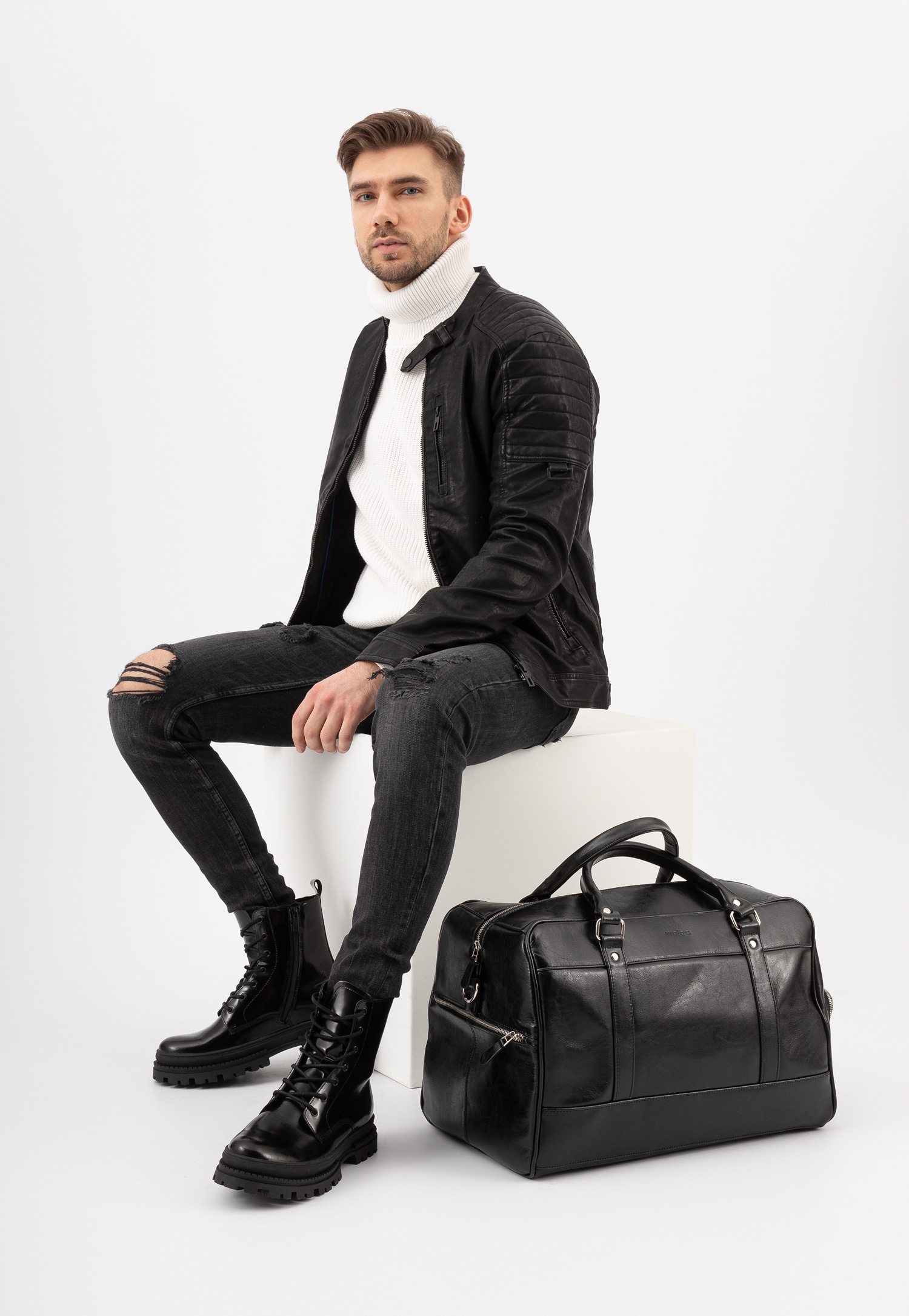 Pojemna czarna torba męska ze skóry naturalnej
