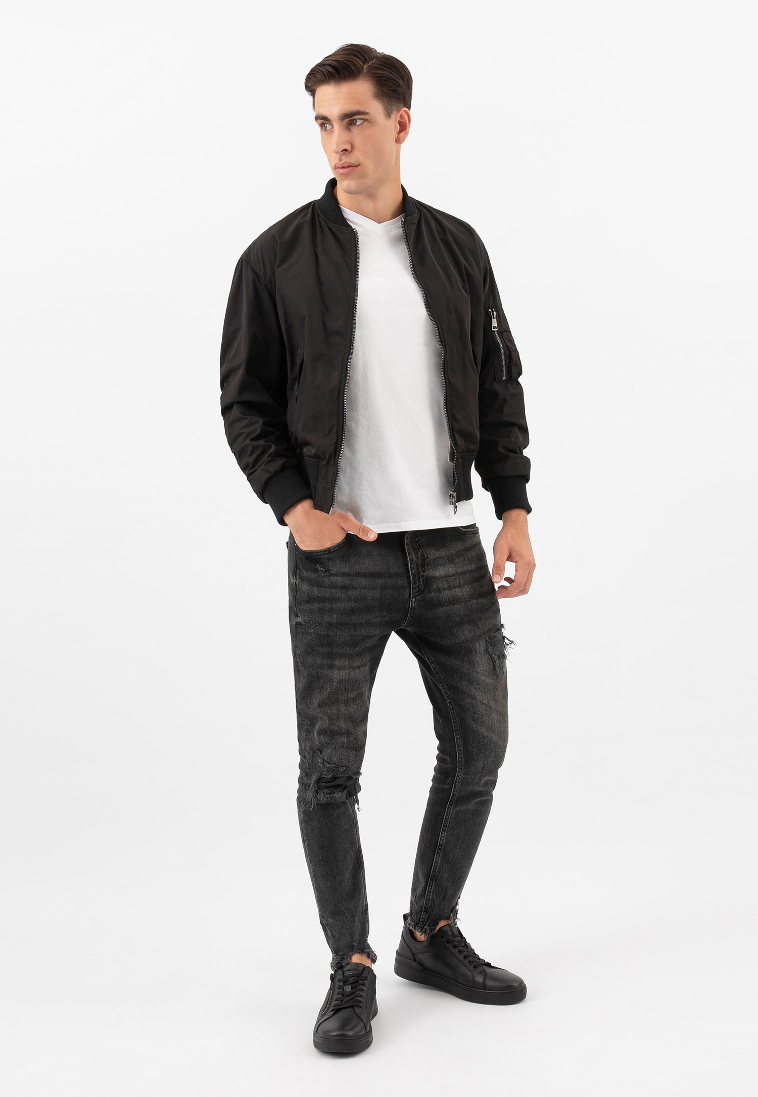 Ciemnobrązowe trampki męskie z ozdobnym zamkiem