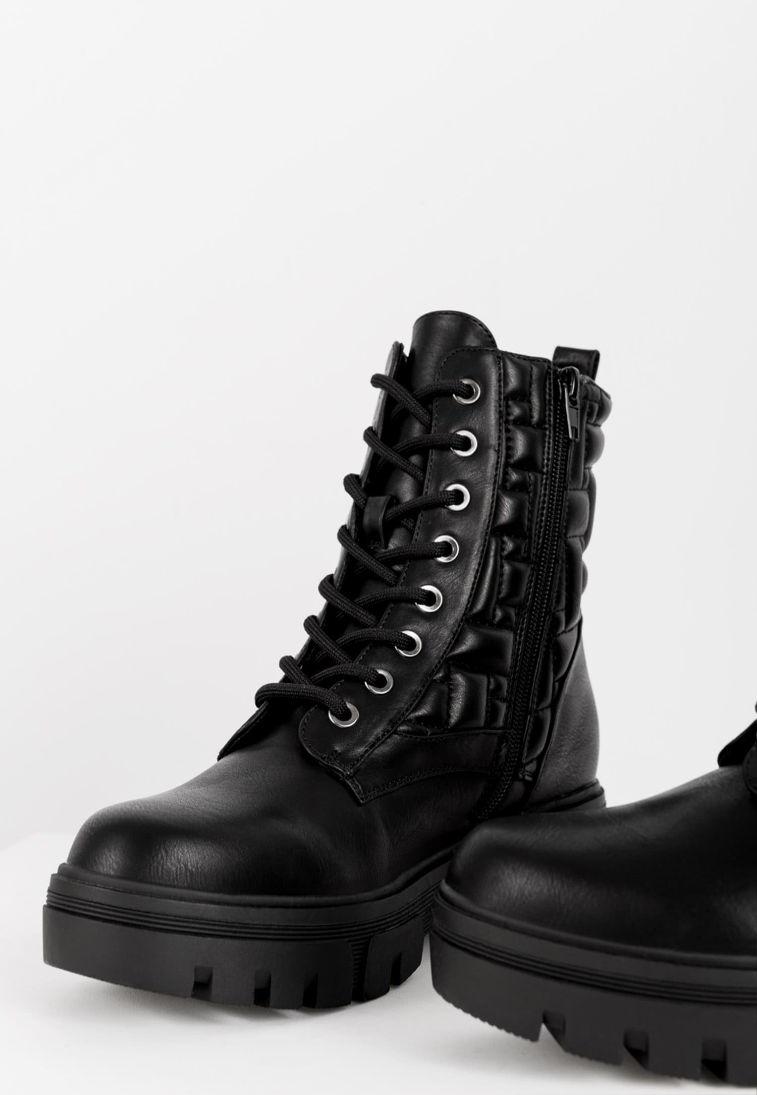 WJS czarne trzewiki damskie z oryginalnym pikowaniem