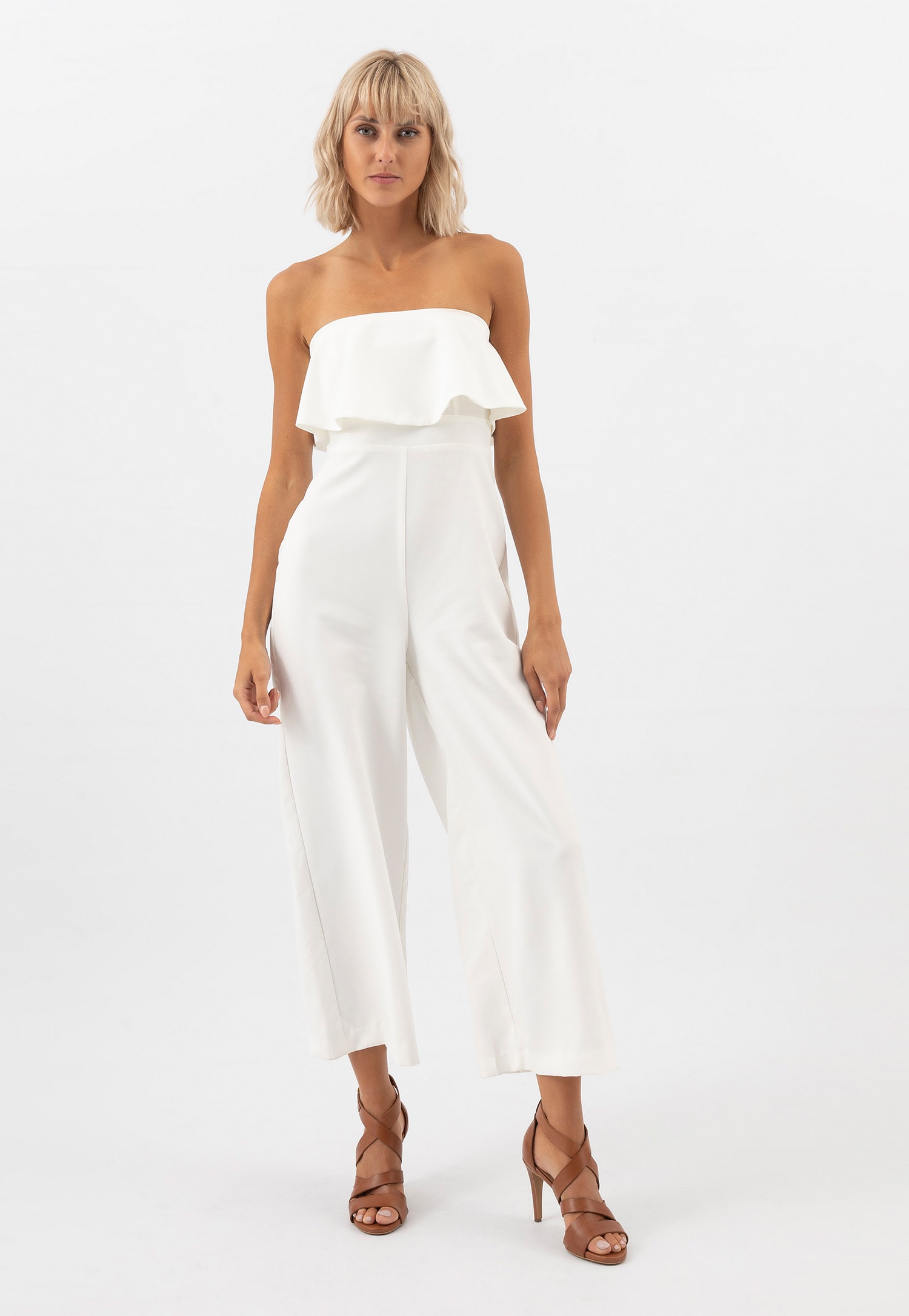 Oryginalne beżowe sandały na szpilce ze srebrnymi przetarciami