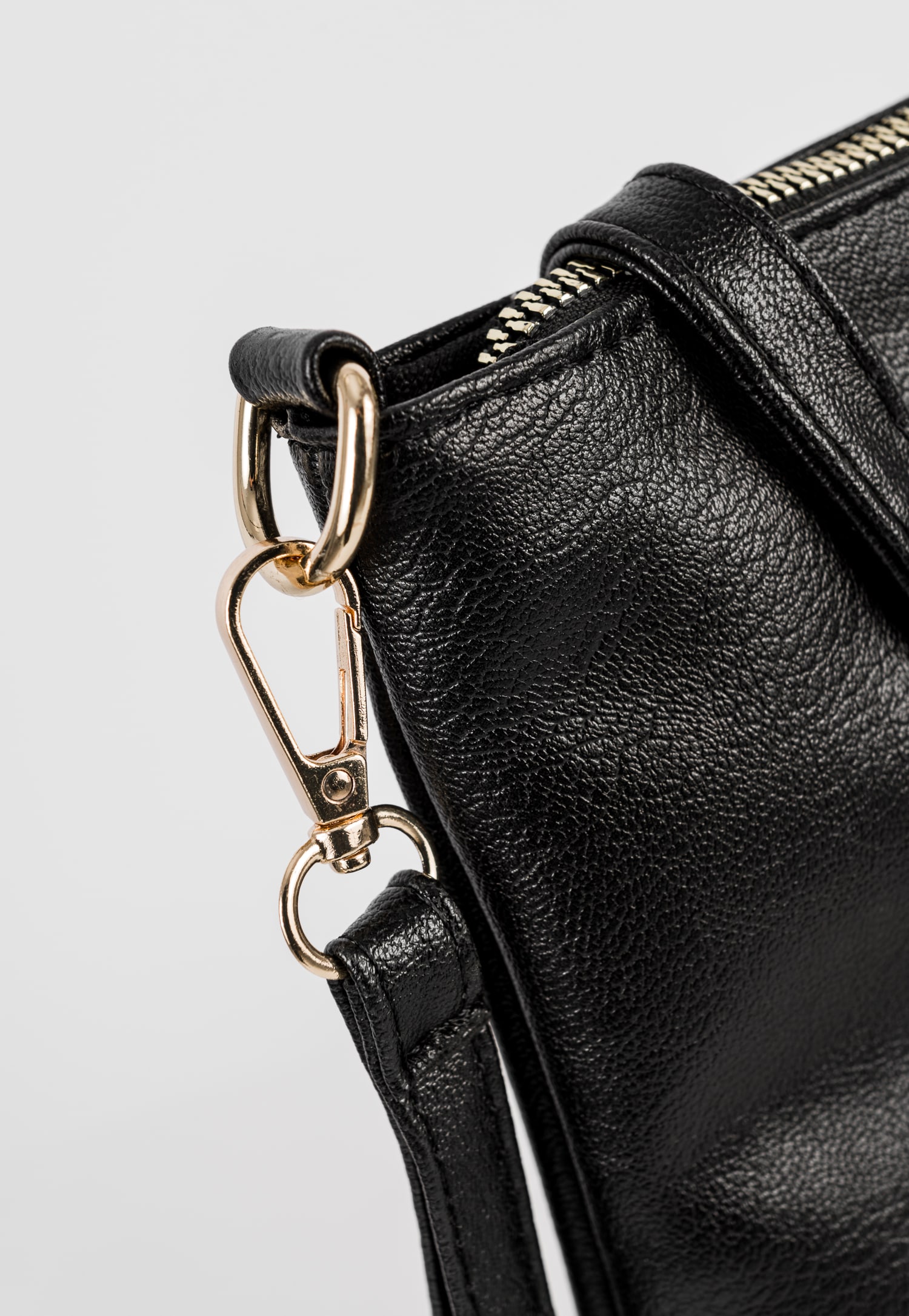 WJS czarne etui pikowane w jodełkę