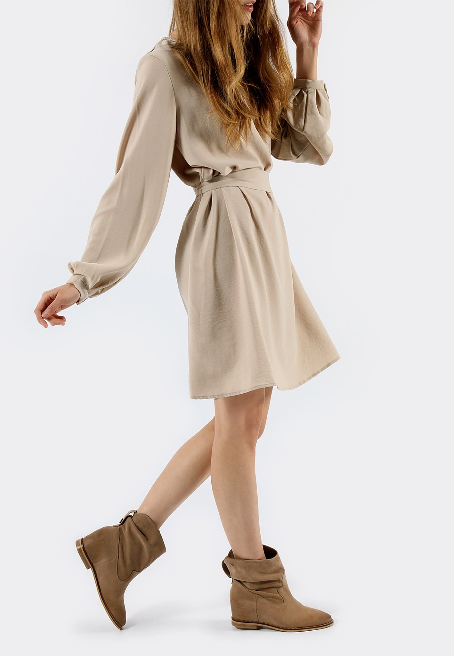 Beżowe botki damskie z ukrytą koturną