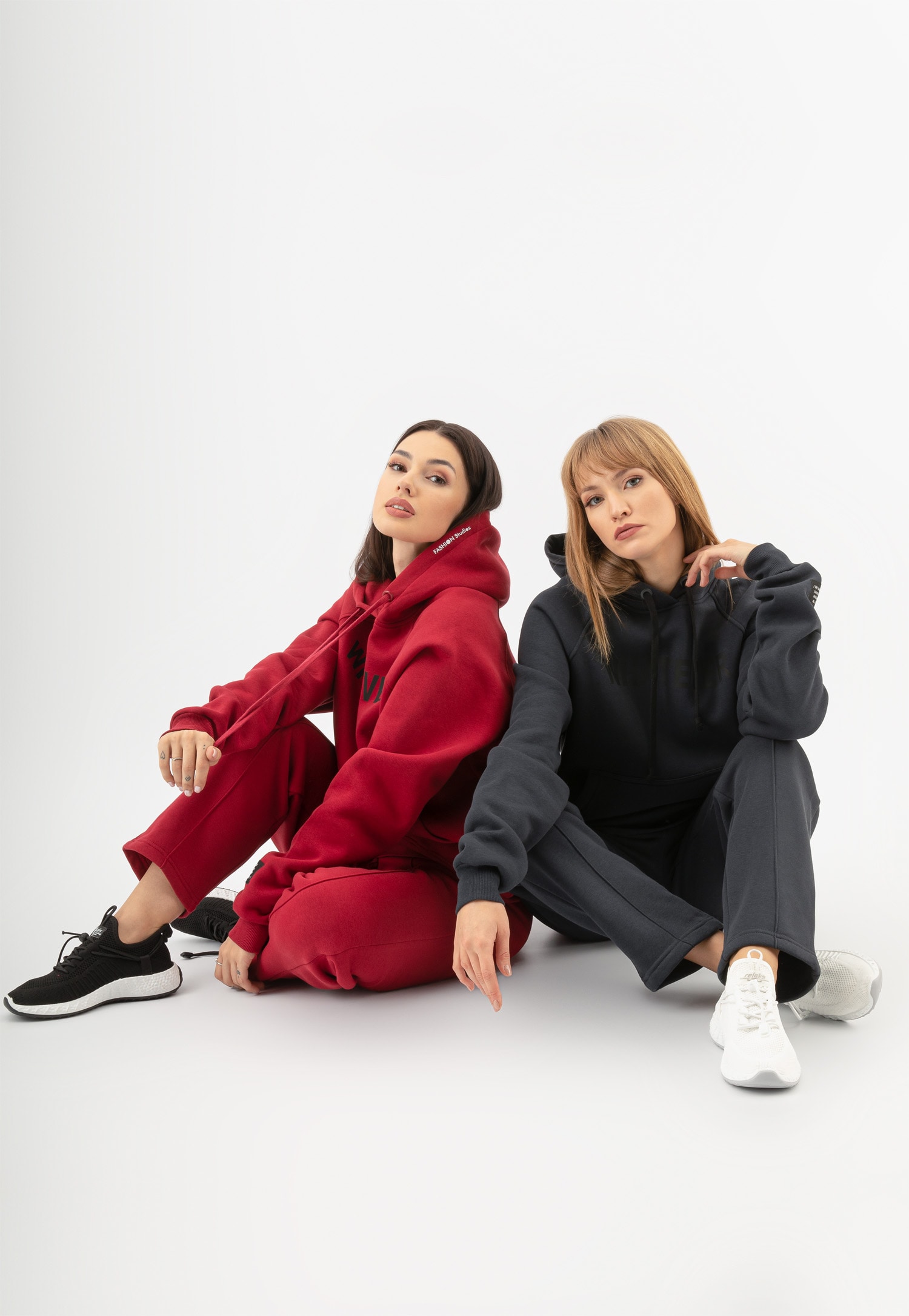 RELAKS czerwona bluza damska z czarnym napisem