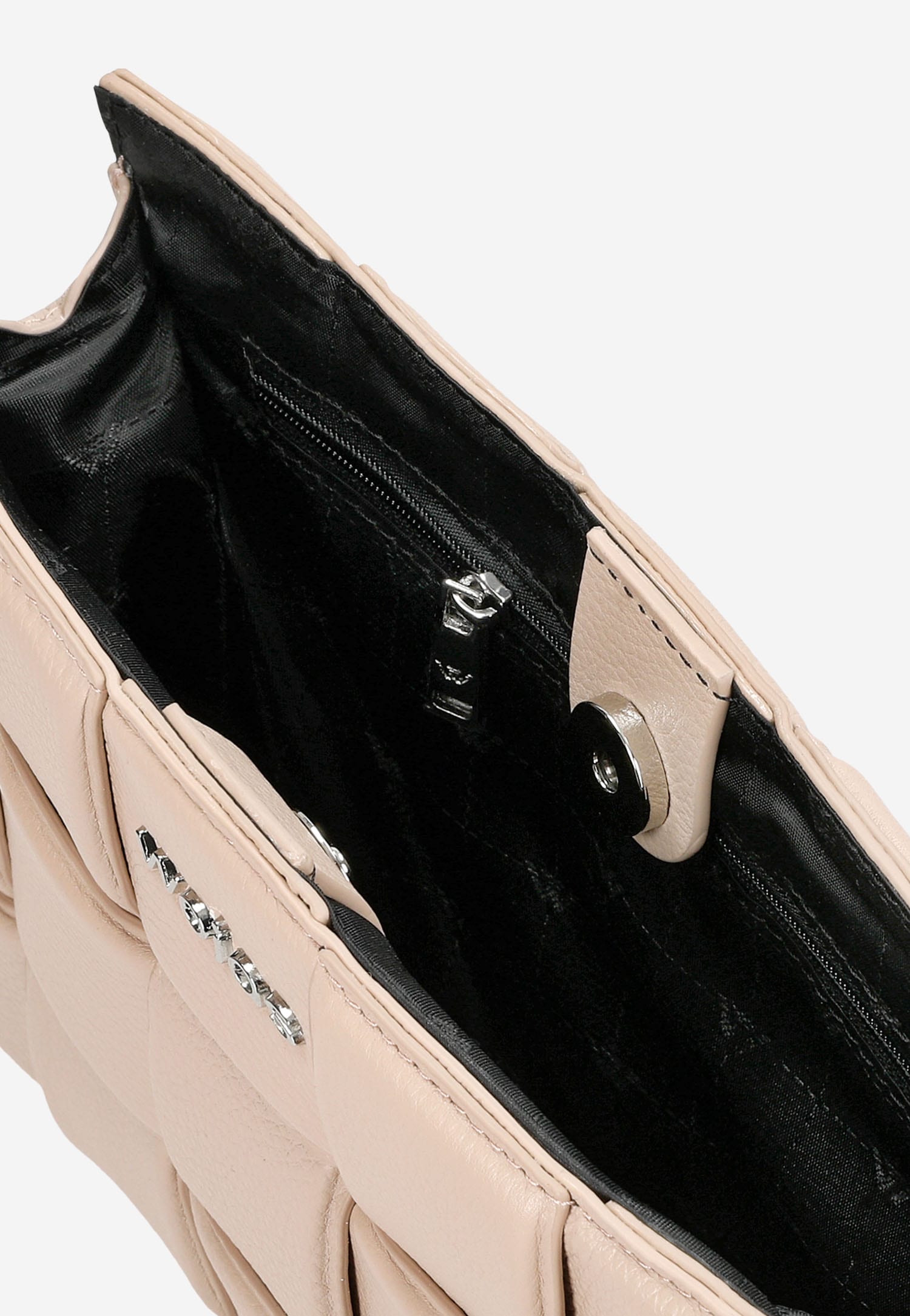 Beżowa torebka damska ze skóry licowej o plecionej strukturze