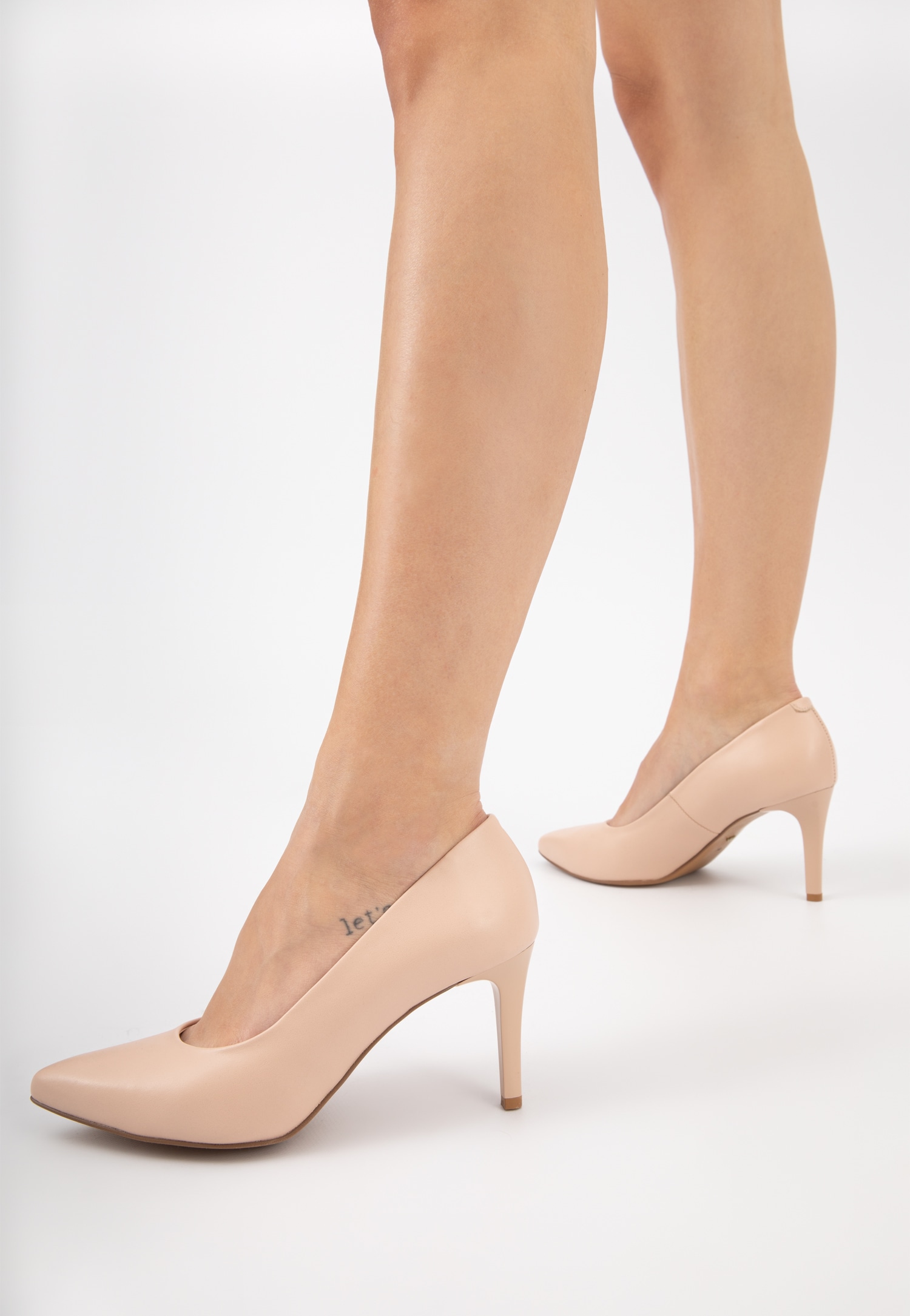 Beżowe czółenka damskie