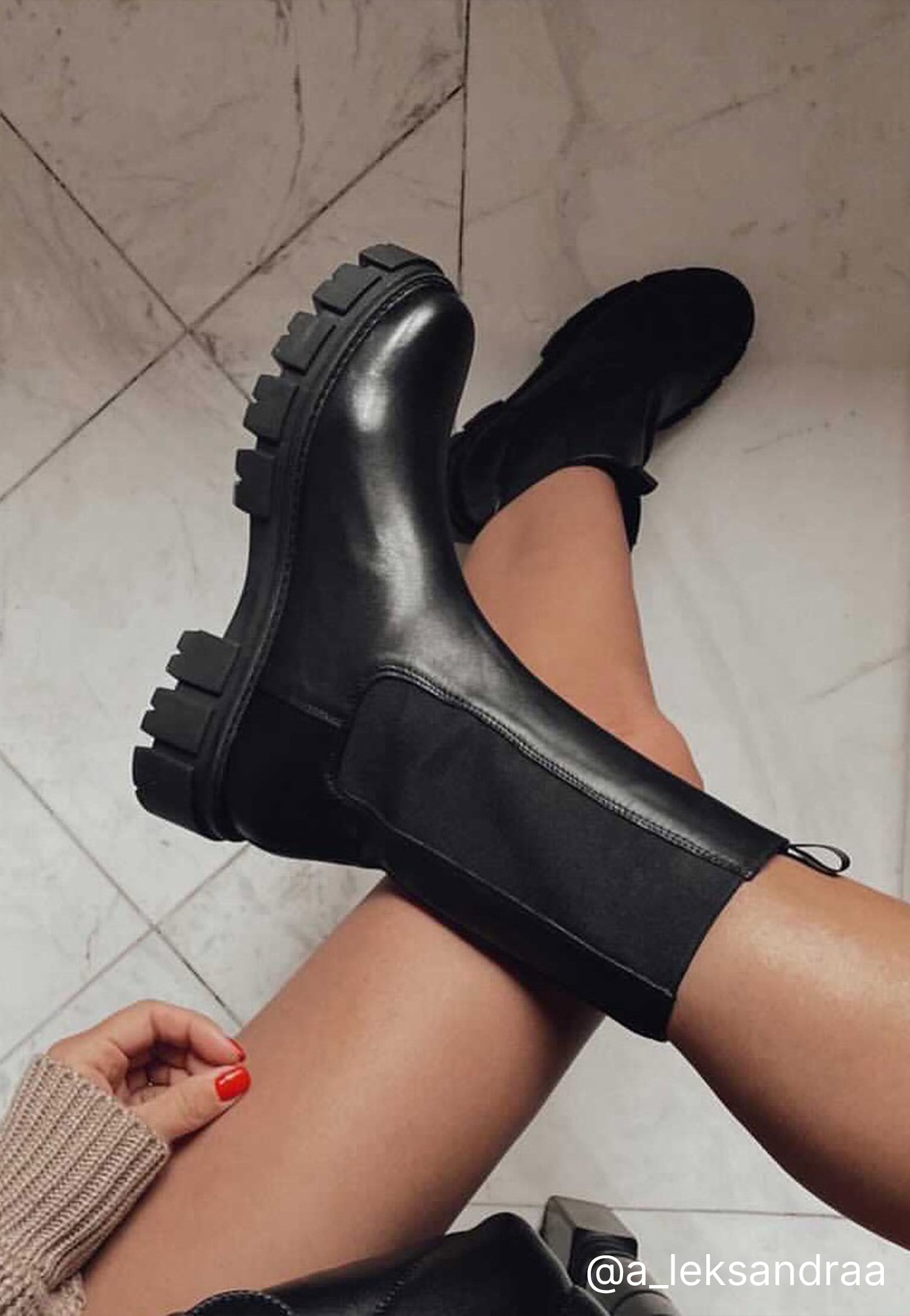 Beżowe sztyblety damskie z wysoką cholewką