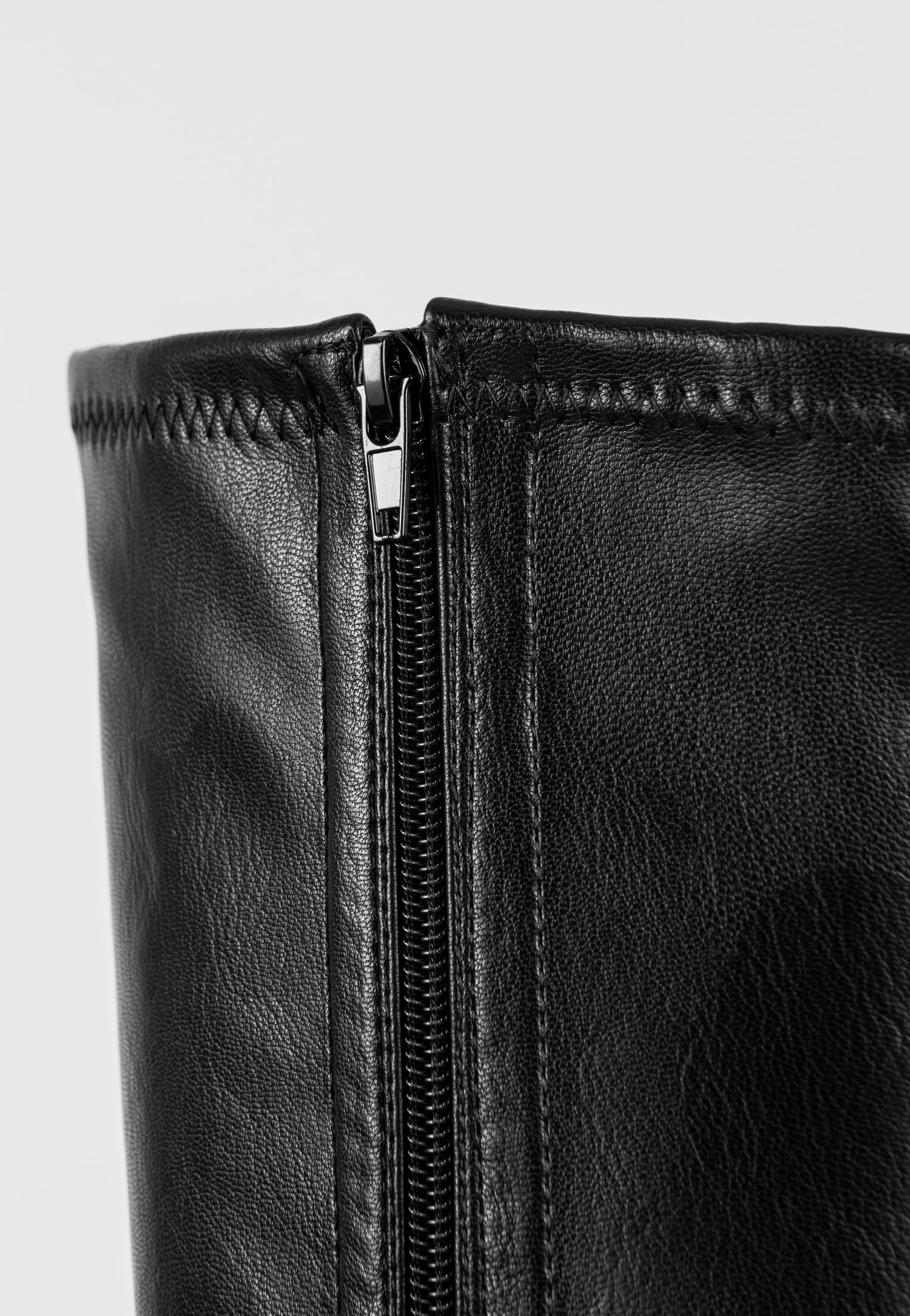 WJS czarne płaskie kozaki damskie z wysoką cholewką