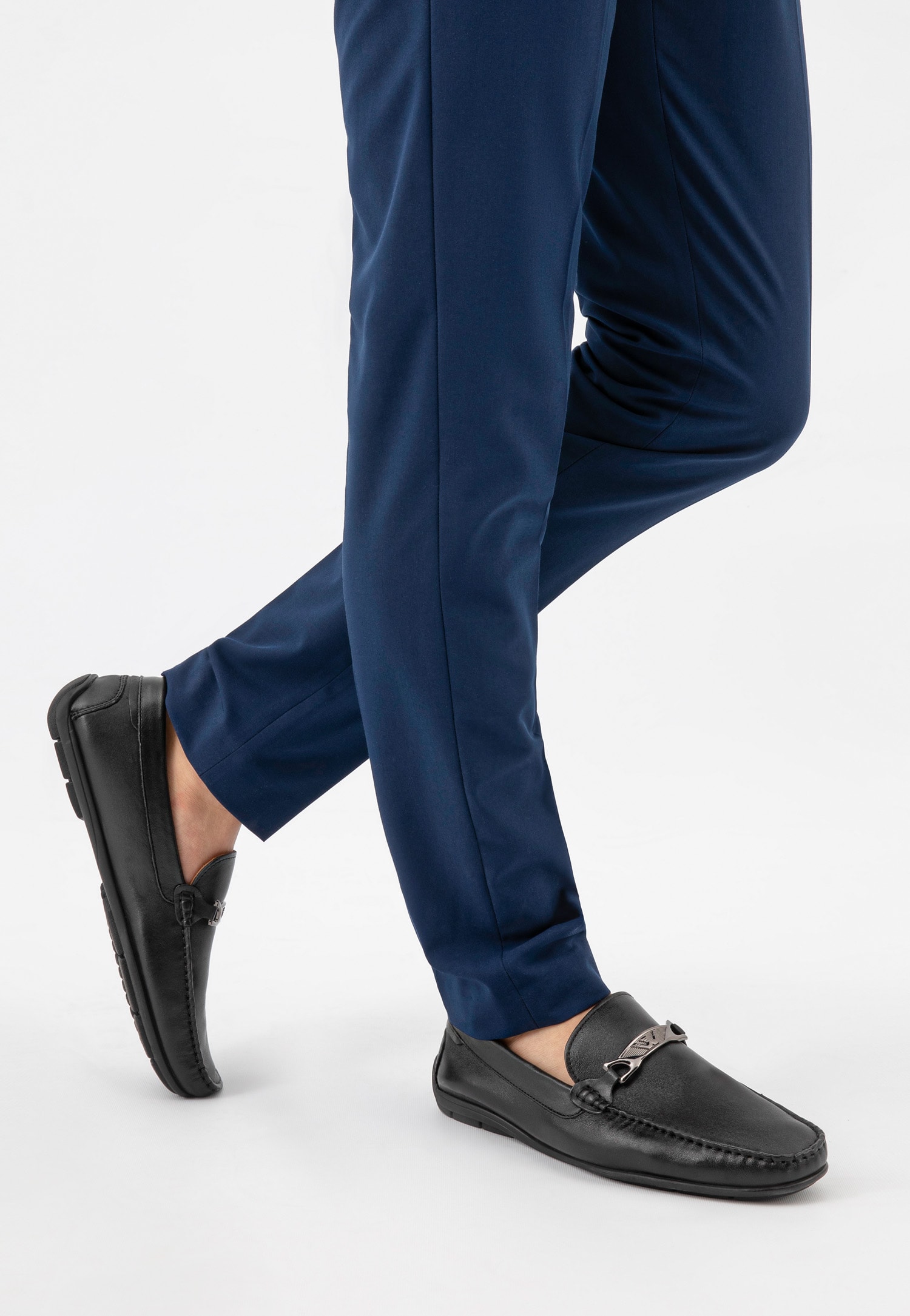 Mokasyny męskie z naturalnej skóry licowej z metalową ozdobą