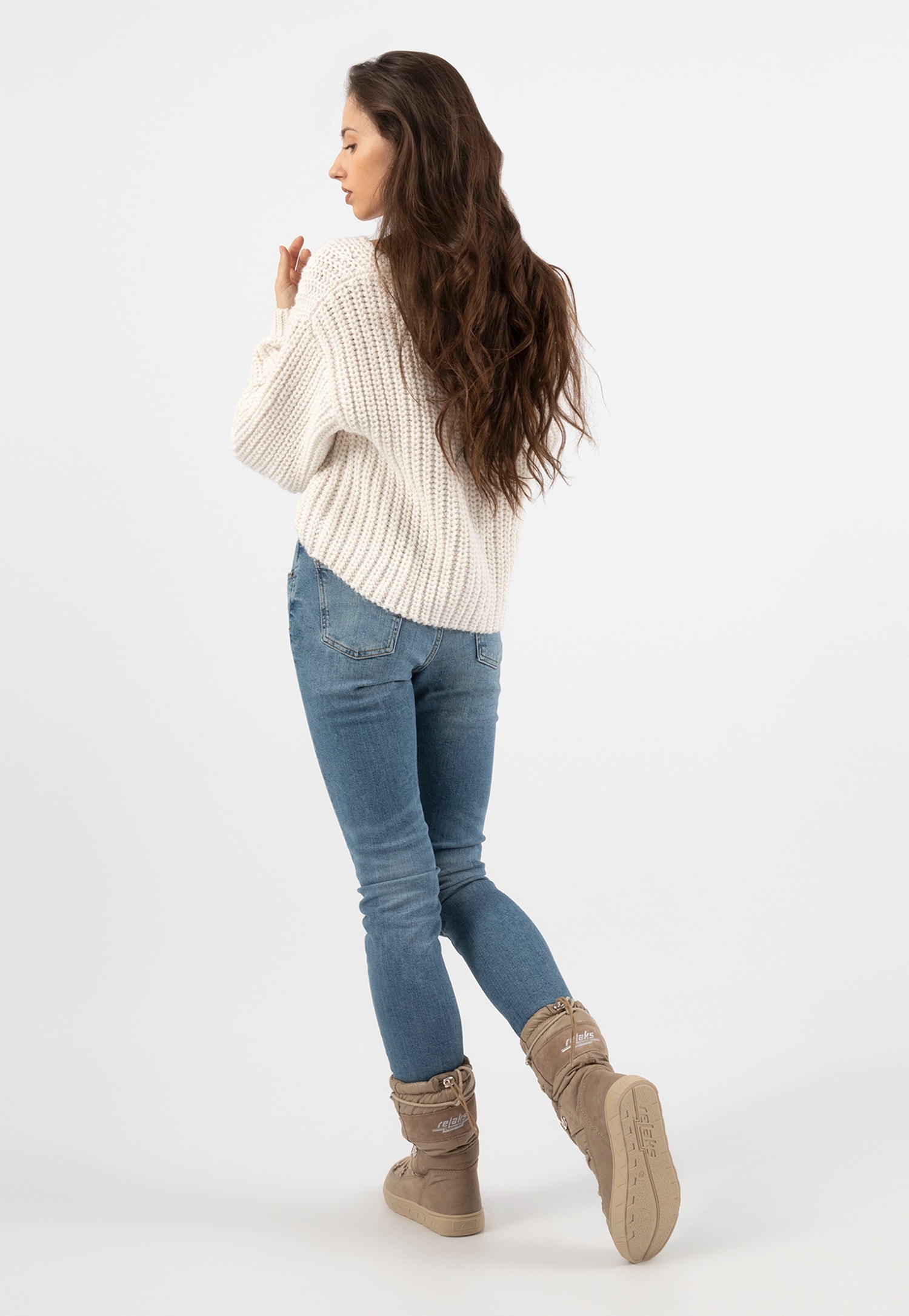 Czarno-niebieskie wsuwane śniegowce damskie RELAKS