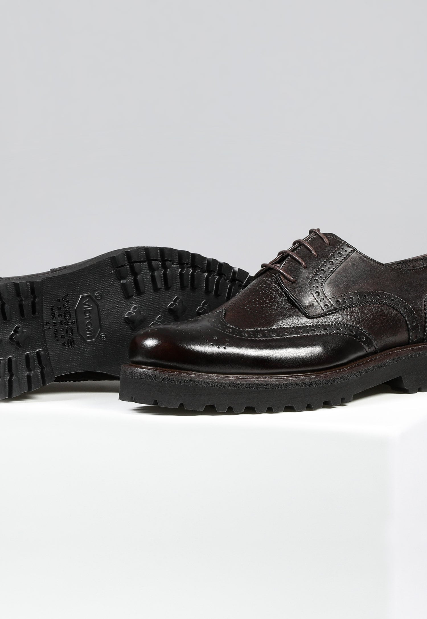 PREMIUM półbuty męskie typu brogsy w kolorze ciemnego brązu