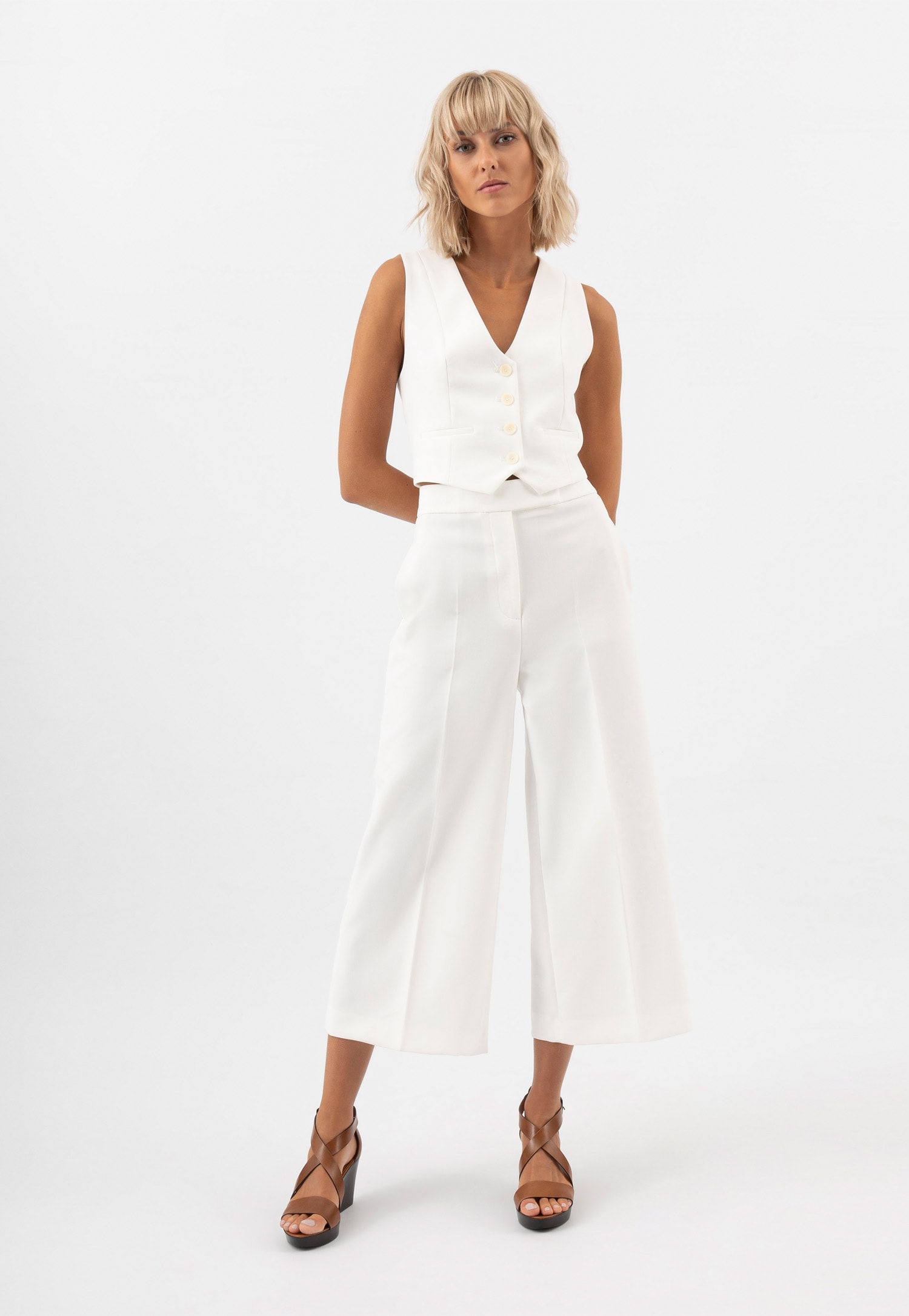 Jasnobrązowe sandały damskie na koturnie