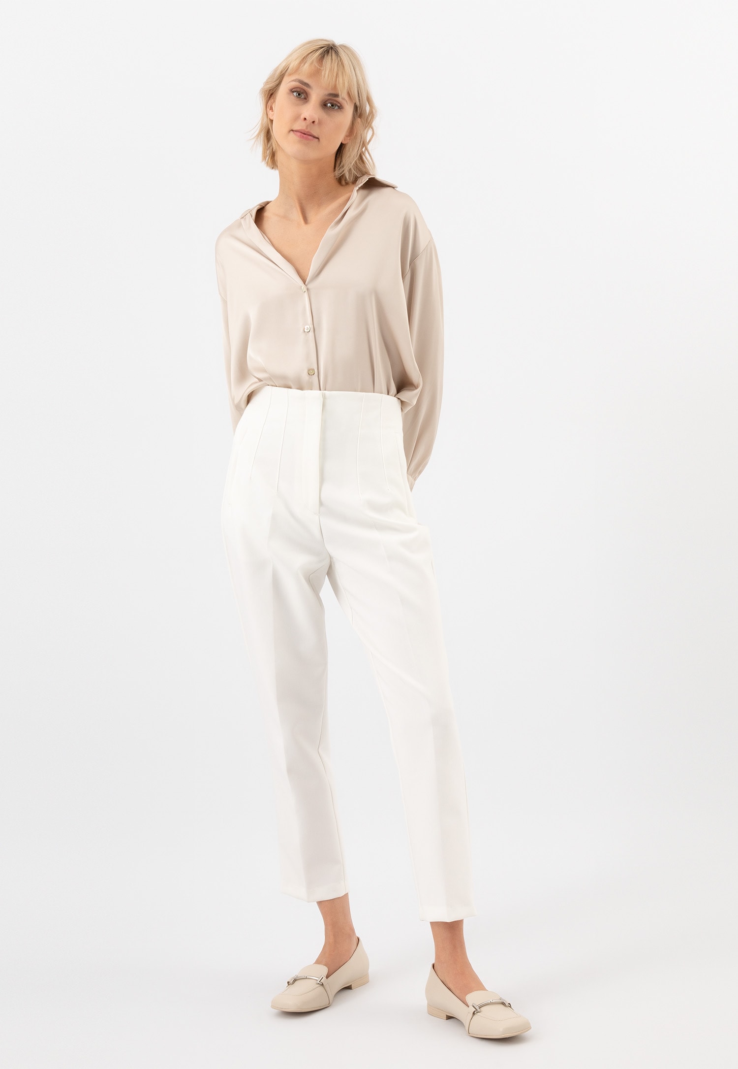 Beżowe mokasyny damskie ze skóry licowej