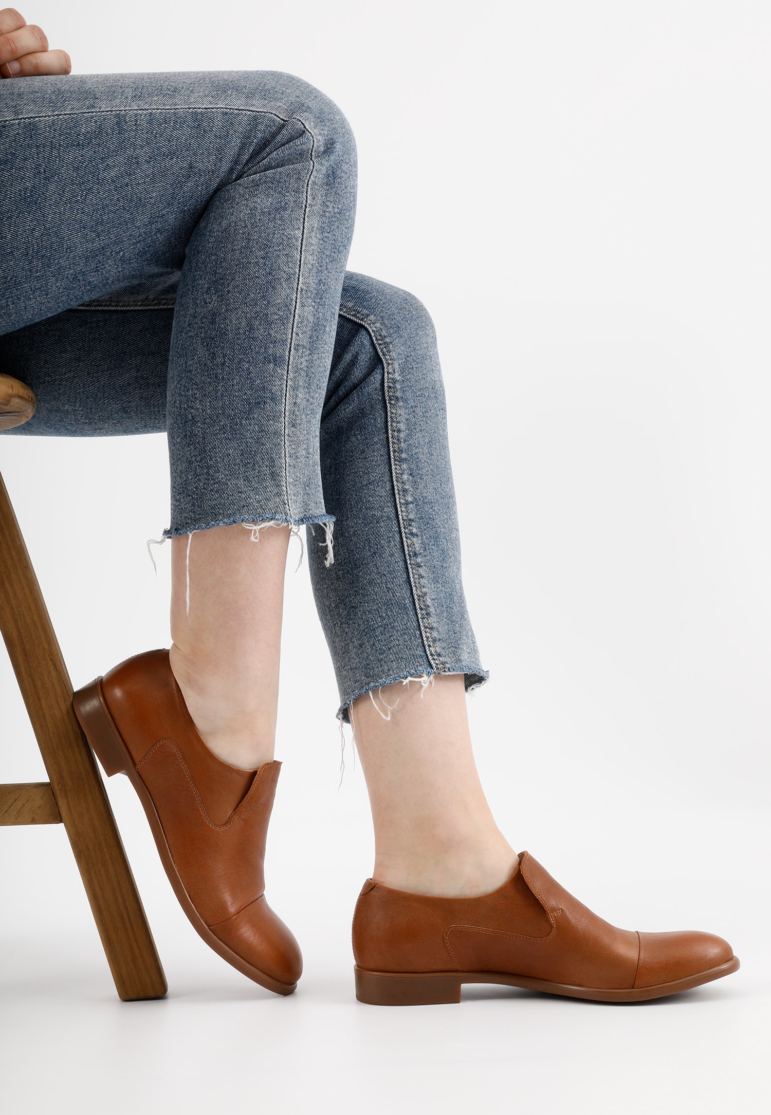 Czarne loafersy damskie ze skóry licowej