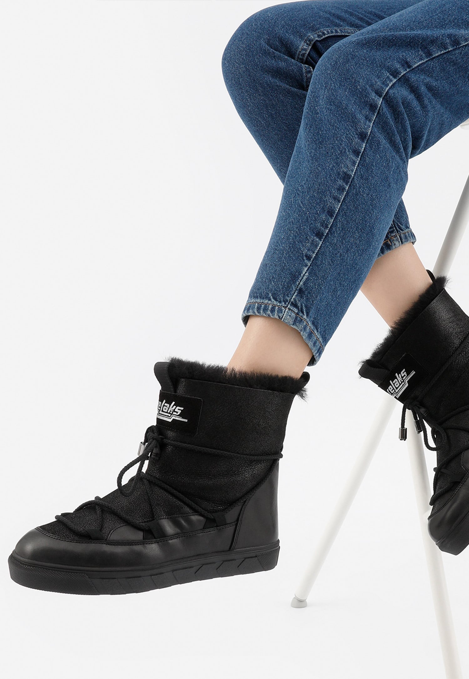 Czarne śniegowce damskie RELAKS z podszewką ze skóry owczej