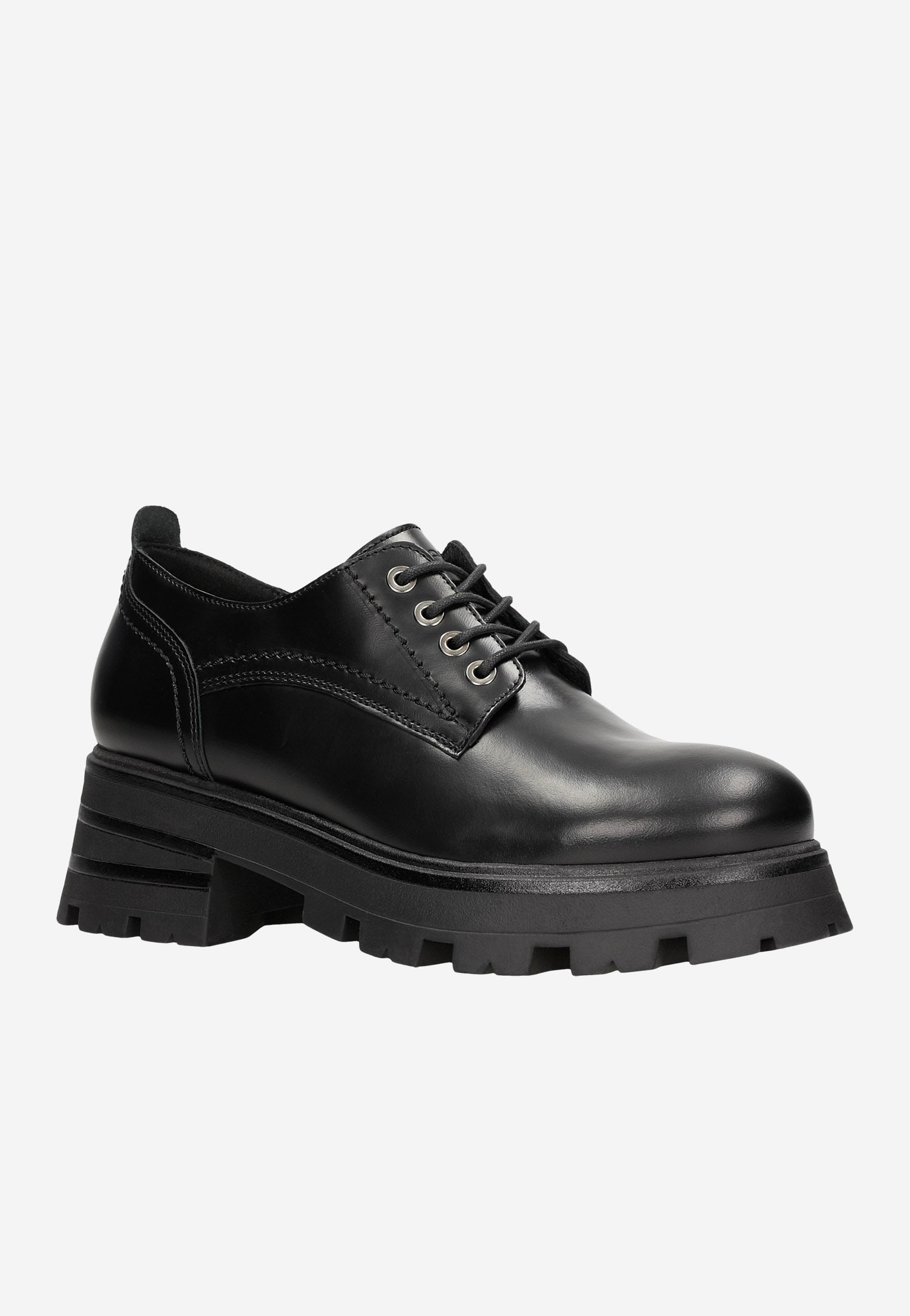 Czarne skórzane półbuty damskie na masywnej podeszwie