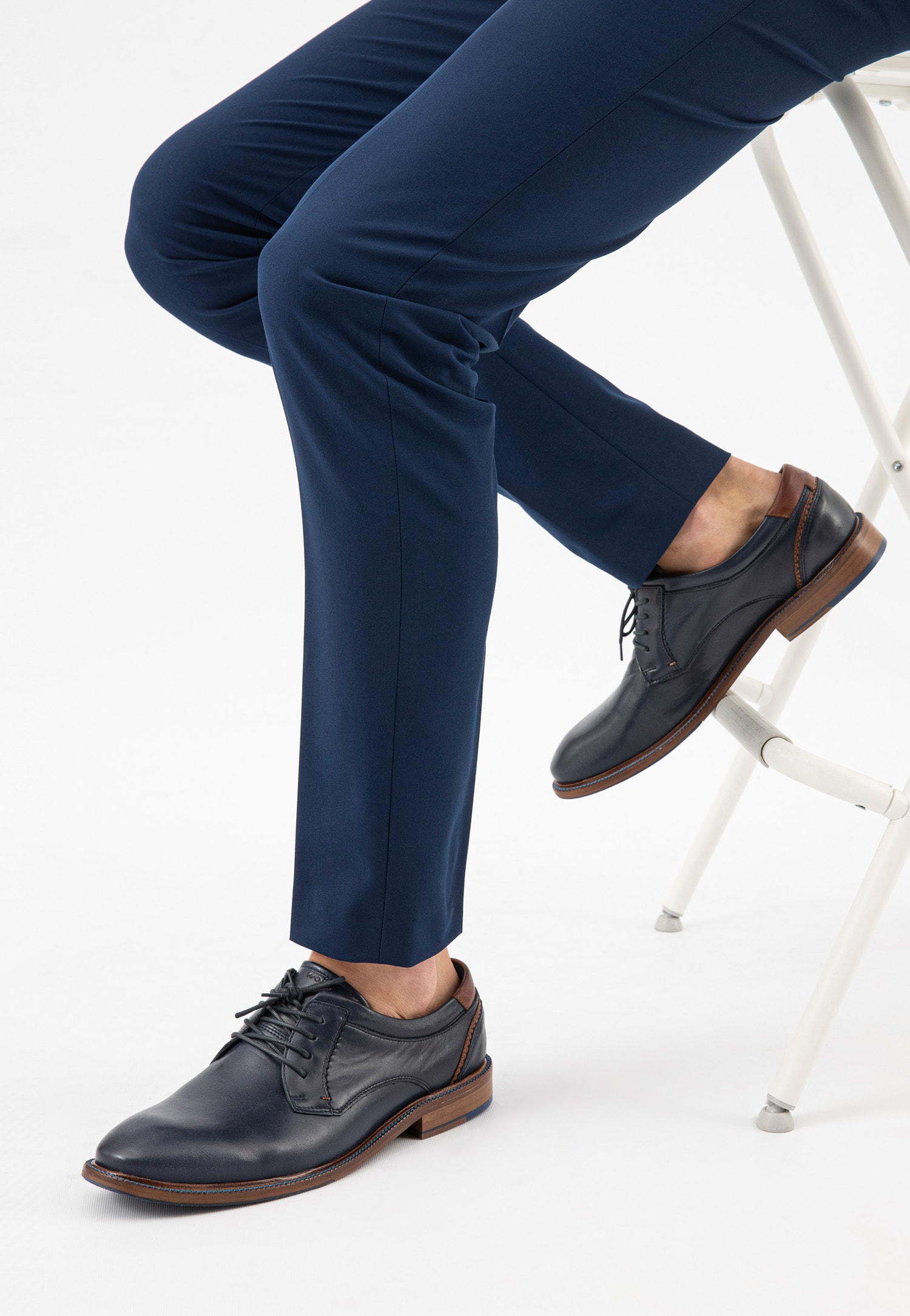 Skórzane półbuty męskie w kolorze granatowym