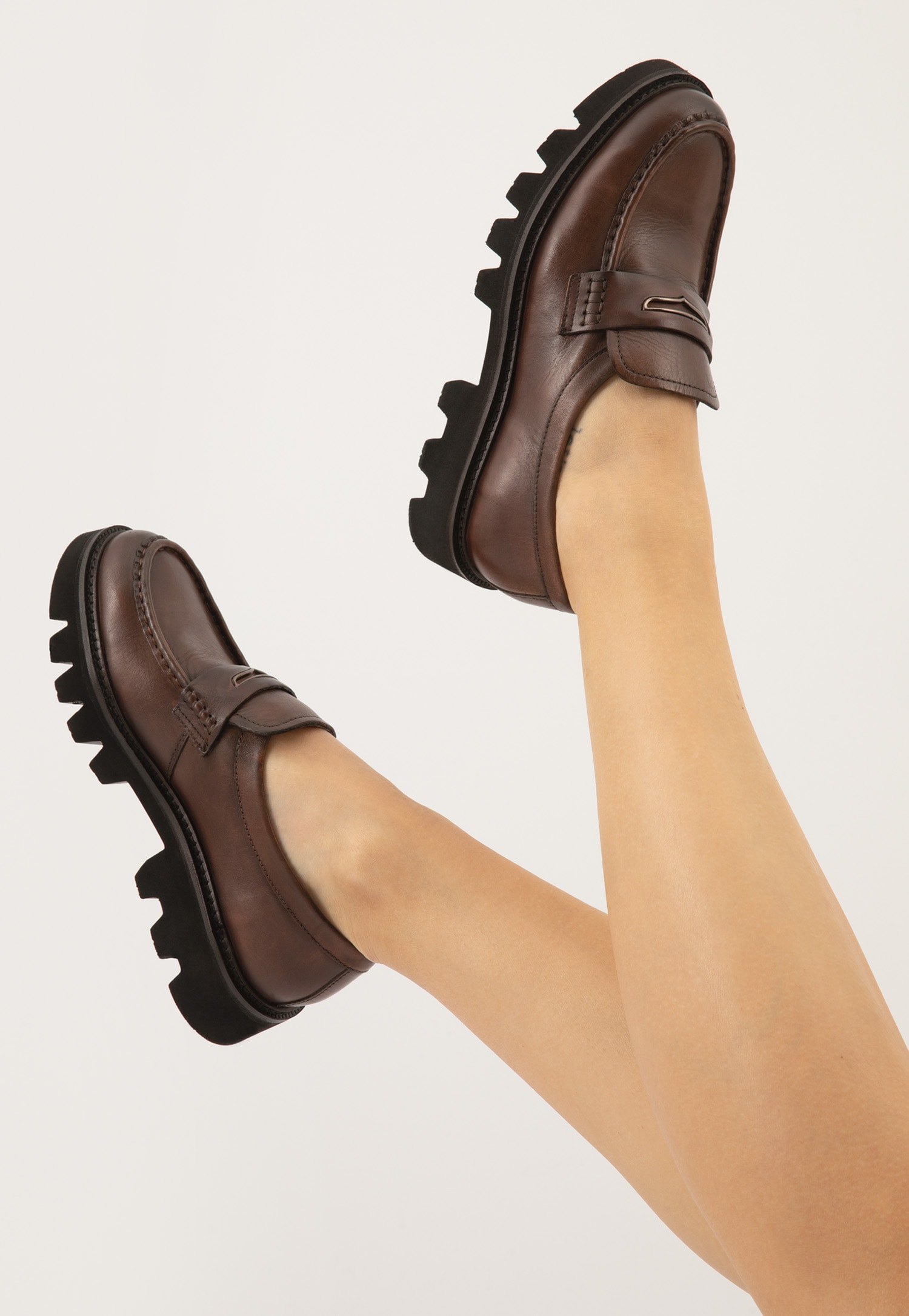 Czarne mokasyny damskie z naturalnej skóry