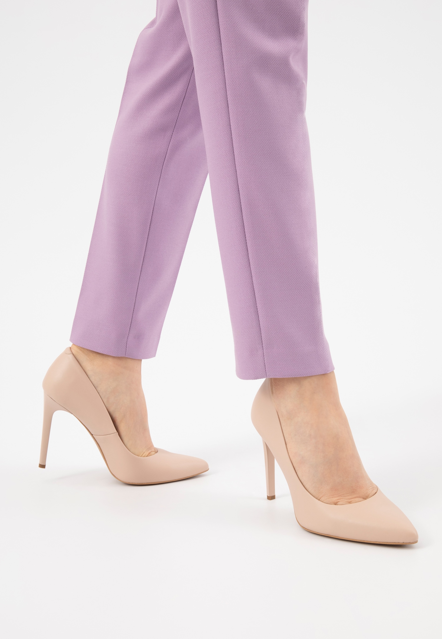 Czarne eleganckie czółenka damskie ze skóry licowej