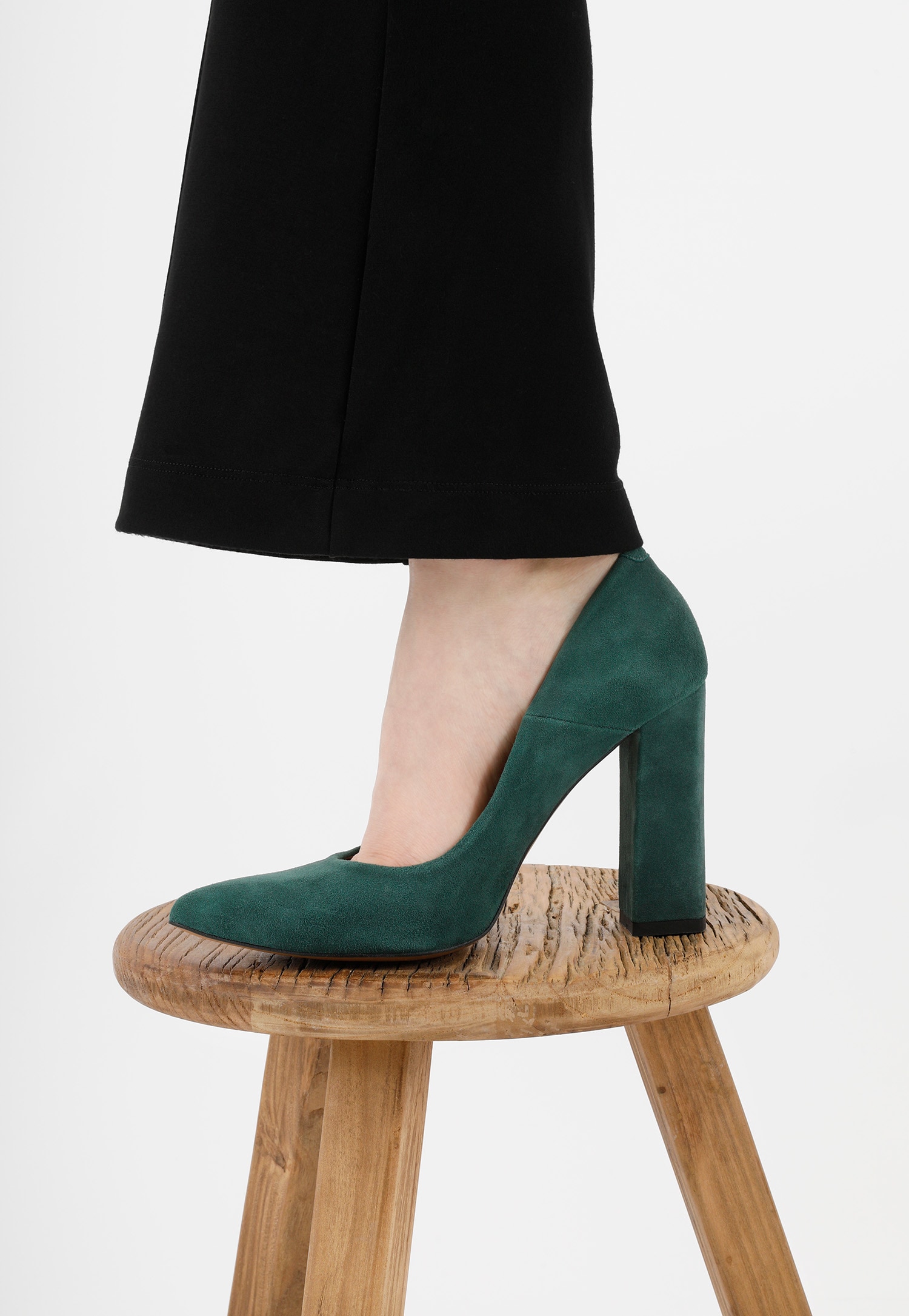 Czółenka damskie w kolorze zielonym na wysokim słupku